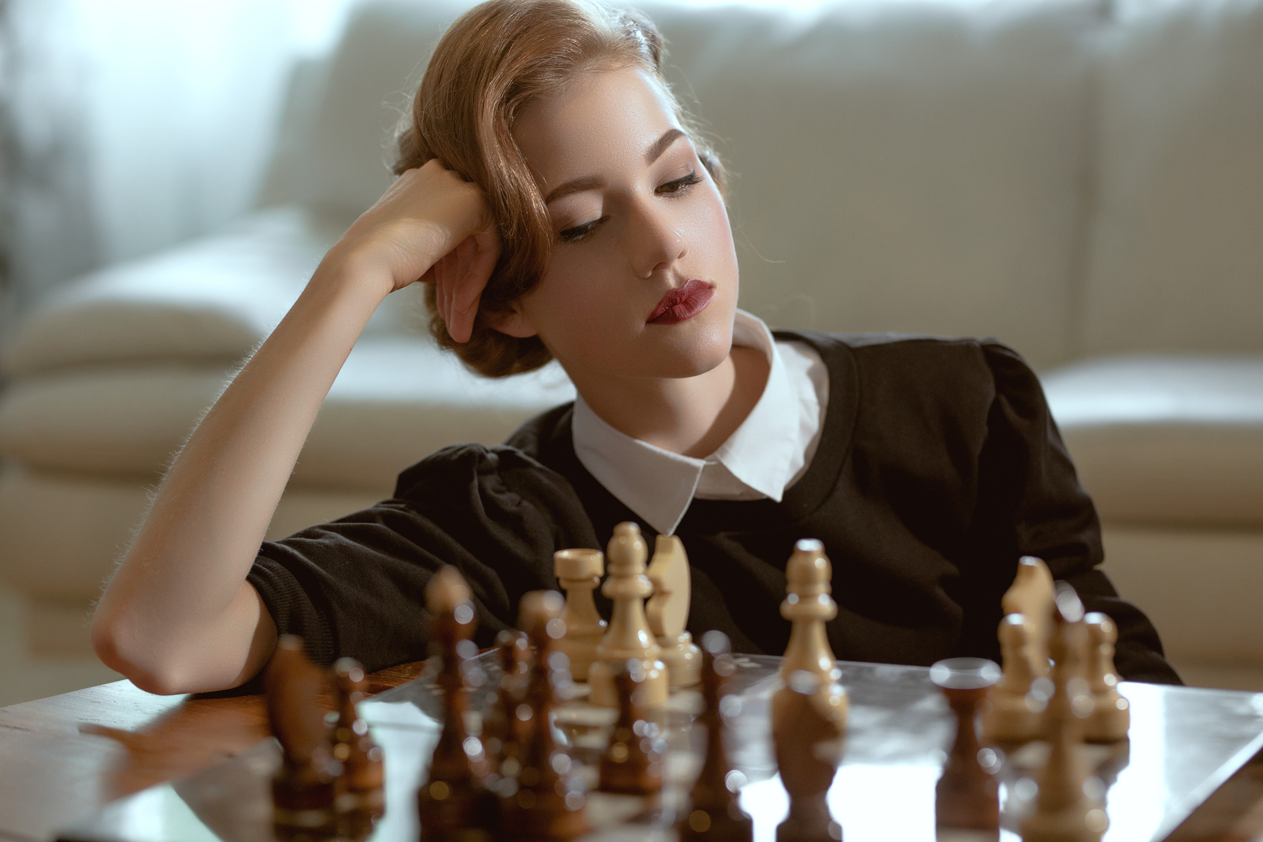 kuvaus projekti "Queen Gambit " . Idea, stailaus, valokuvaus, kuvan editointi: Elena Liseytseva