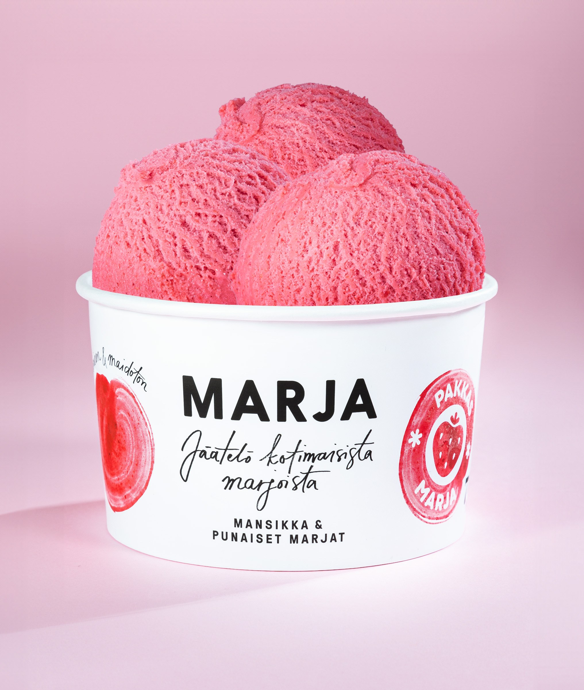 Pakkasmarja. Anna Z commercial photographer and graphic designer based in Turku