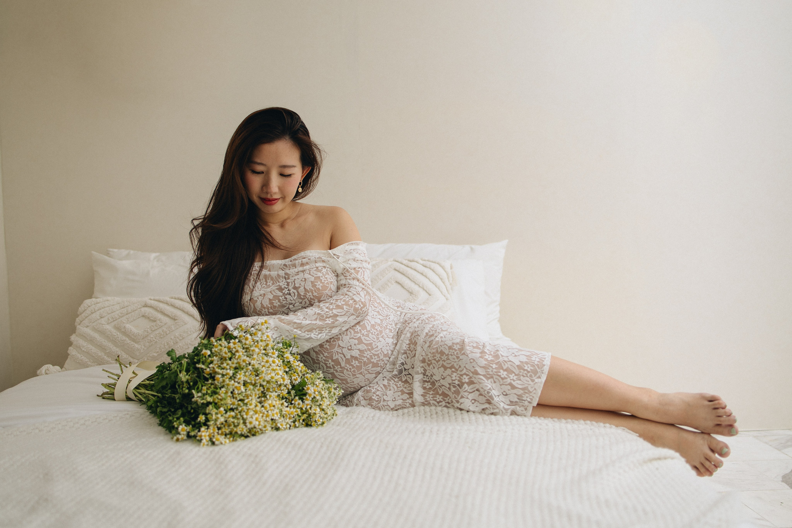 The Sweetest Anticipation. Family and wedding photographer in Bangkok, Thailand