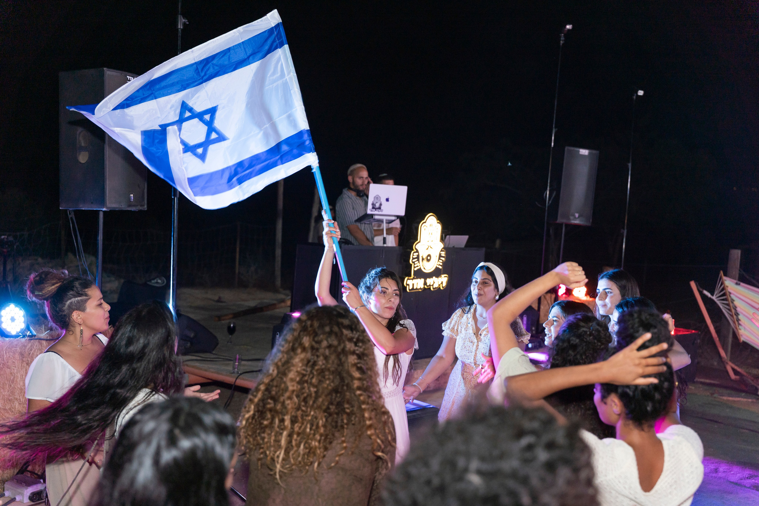 אביה ואחיה. יוסף מזרחי צילום חתונה, ברית וזוגיות. צלם מקצועי שאוהב להוציא אתכם הכי יפים ברגעים הכי מרגשים