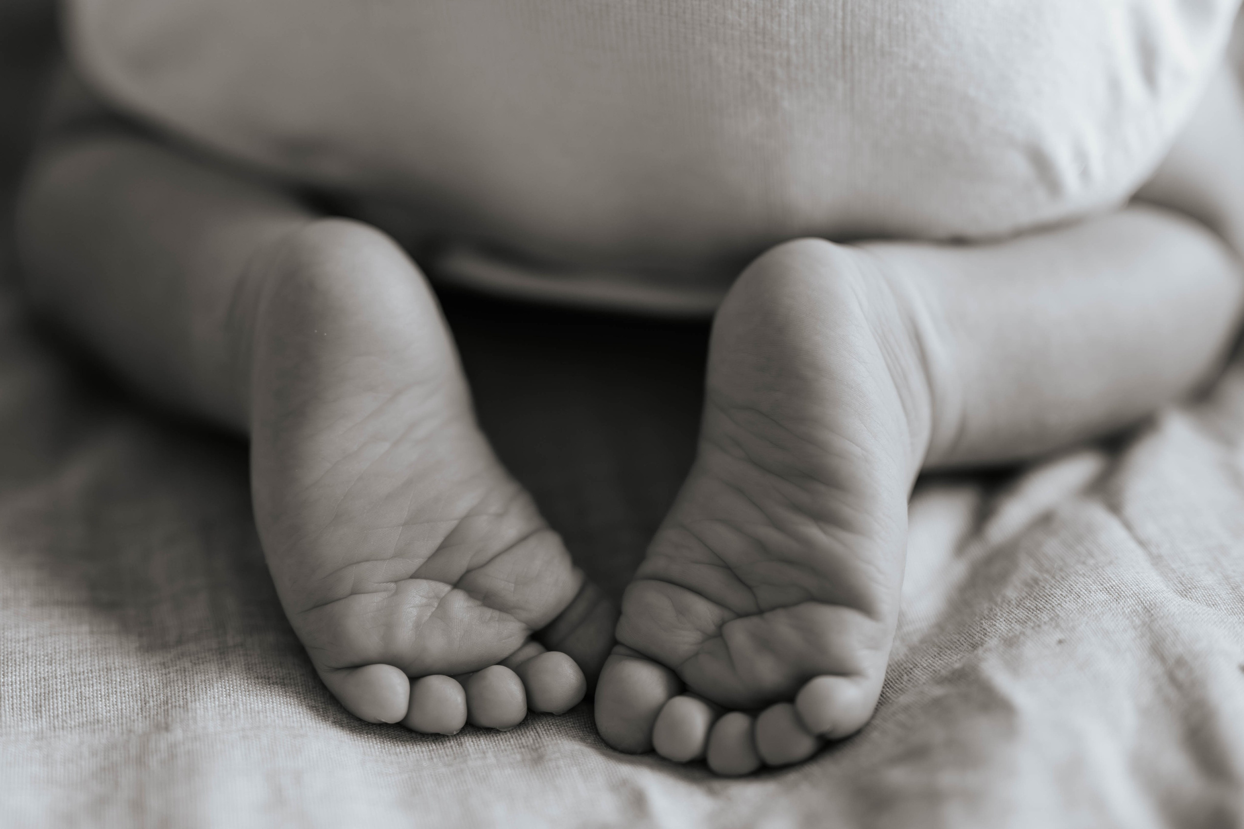 Mila - fotografisanje bebe kod kuće. Dečiji i porodični fotograf