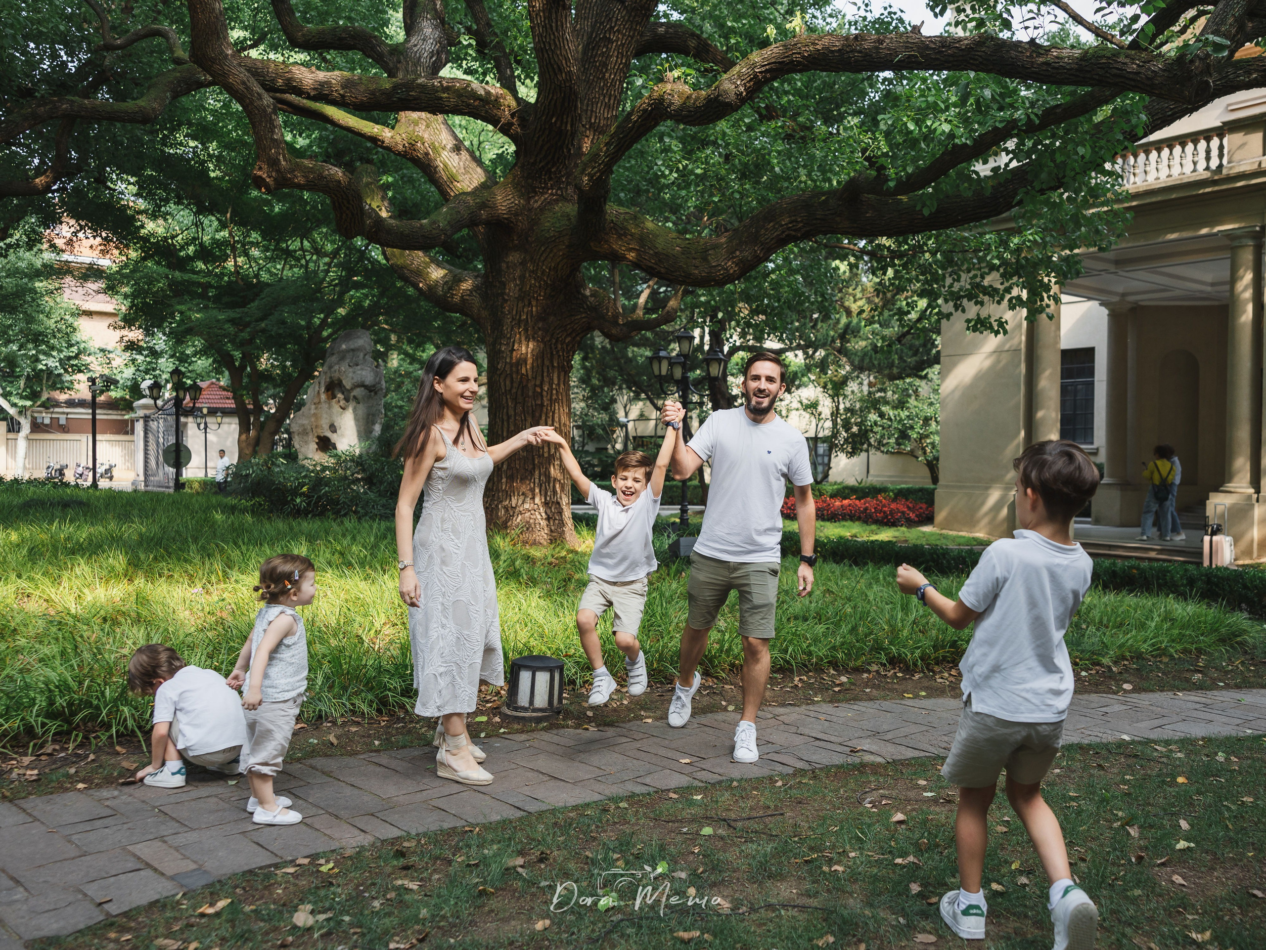 A Spanish Family of Six in Shanghai | Shanghai Family Photographer