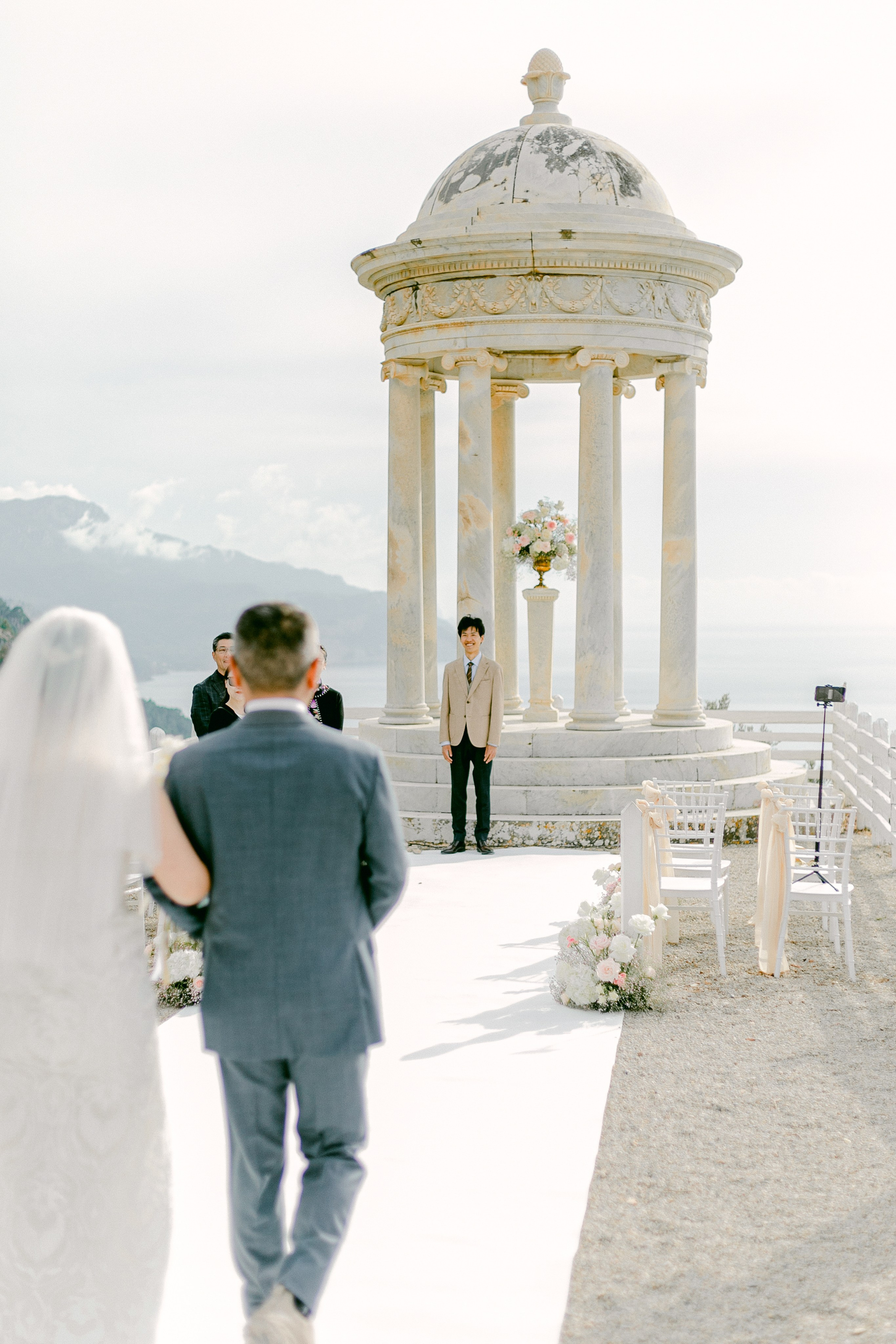 Chenyi & Tiangseng. Wedding Celebrant in Mallorca Iban Collin