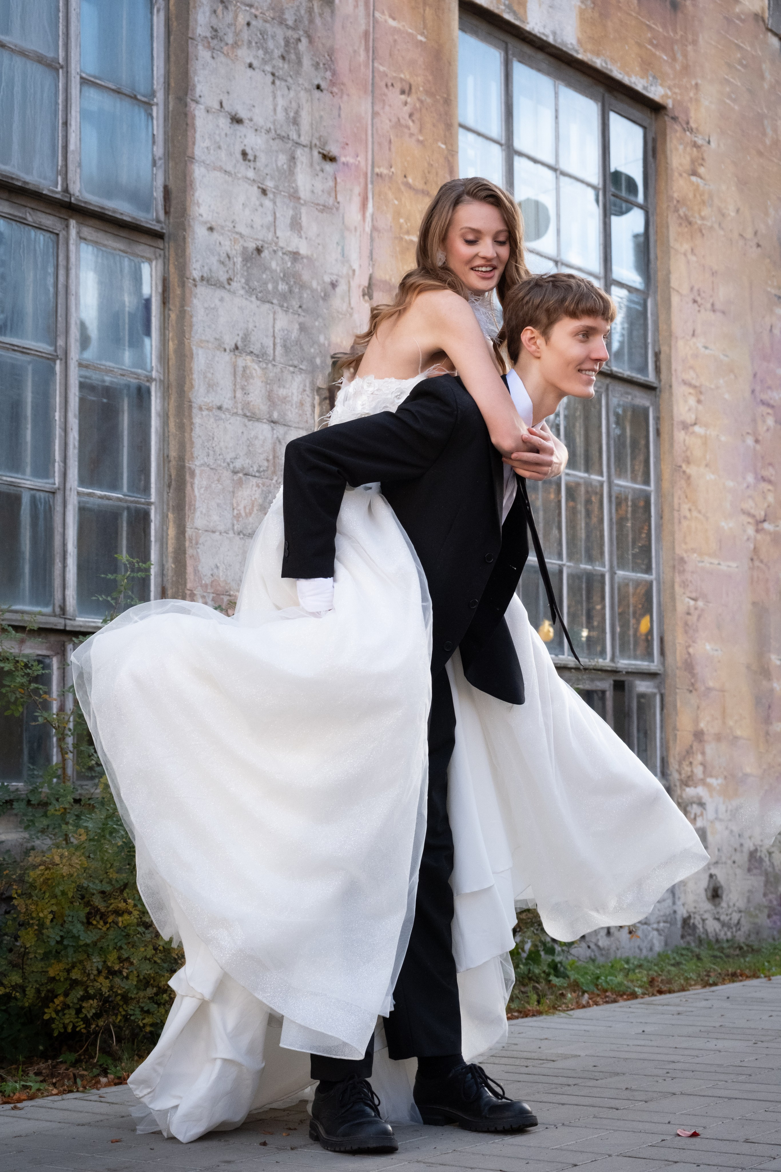 Framed in Tallinn. Wedding photography — EMU Photos