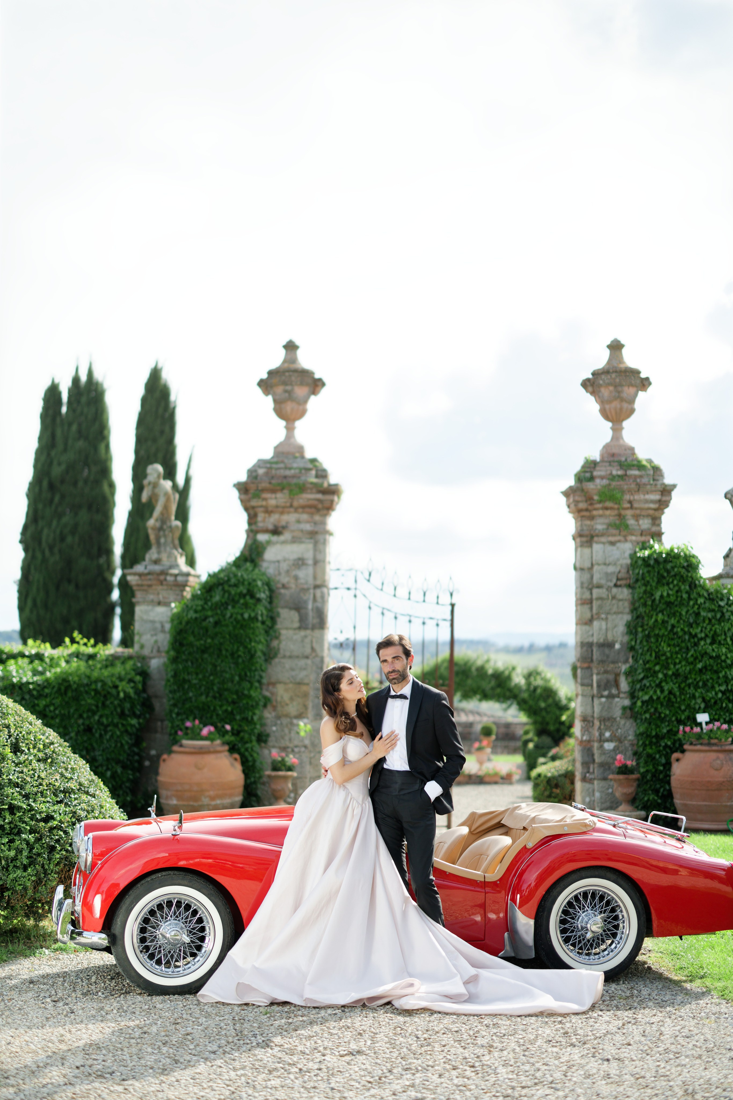 Wedding editorial at Villa di Geggiano, Tuscany, Italy