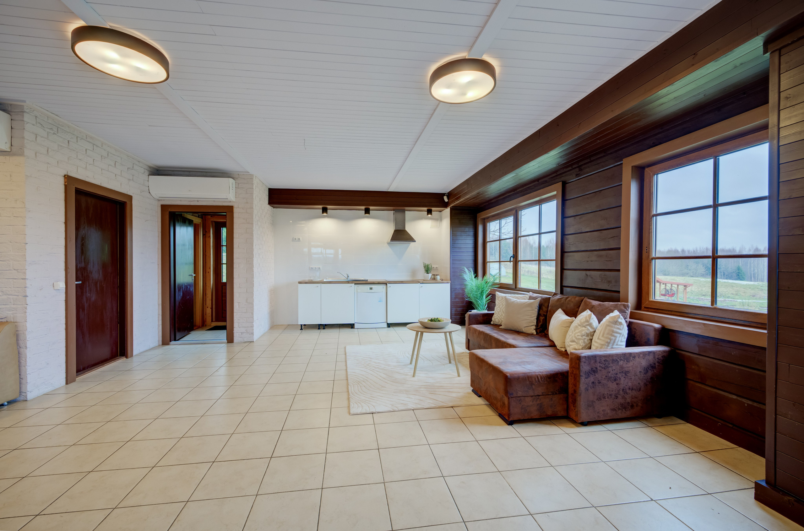 Trakų raj. sodyba. Elina Sapiega fotografė Vilniuje