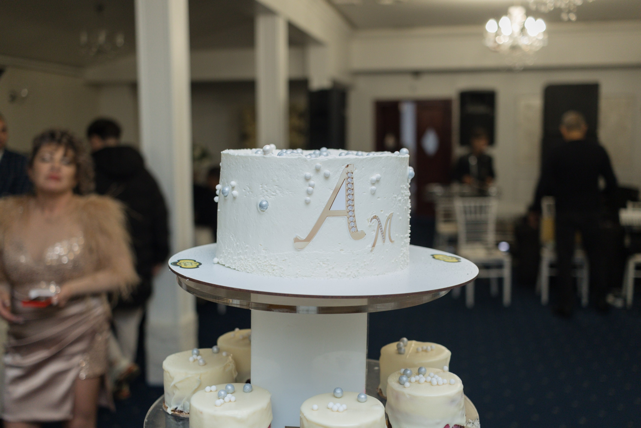 Madalina & Alin. Fotograf si videograf — evenimente si studio