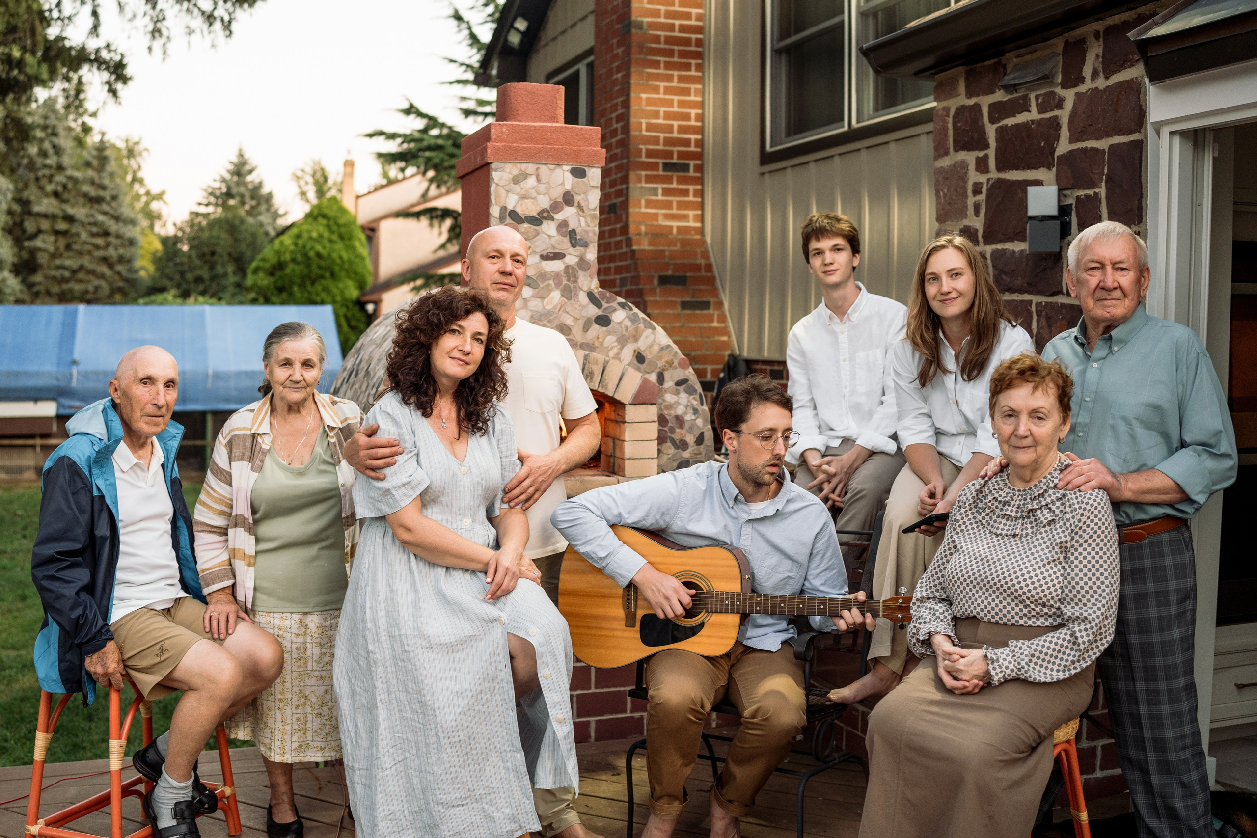 Big happy family. At home. Wedding and family photographer and videographer PA, NJ, NY, DE, MD