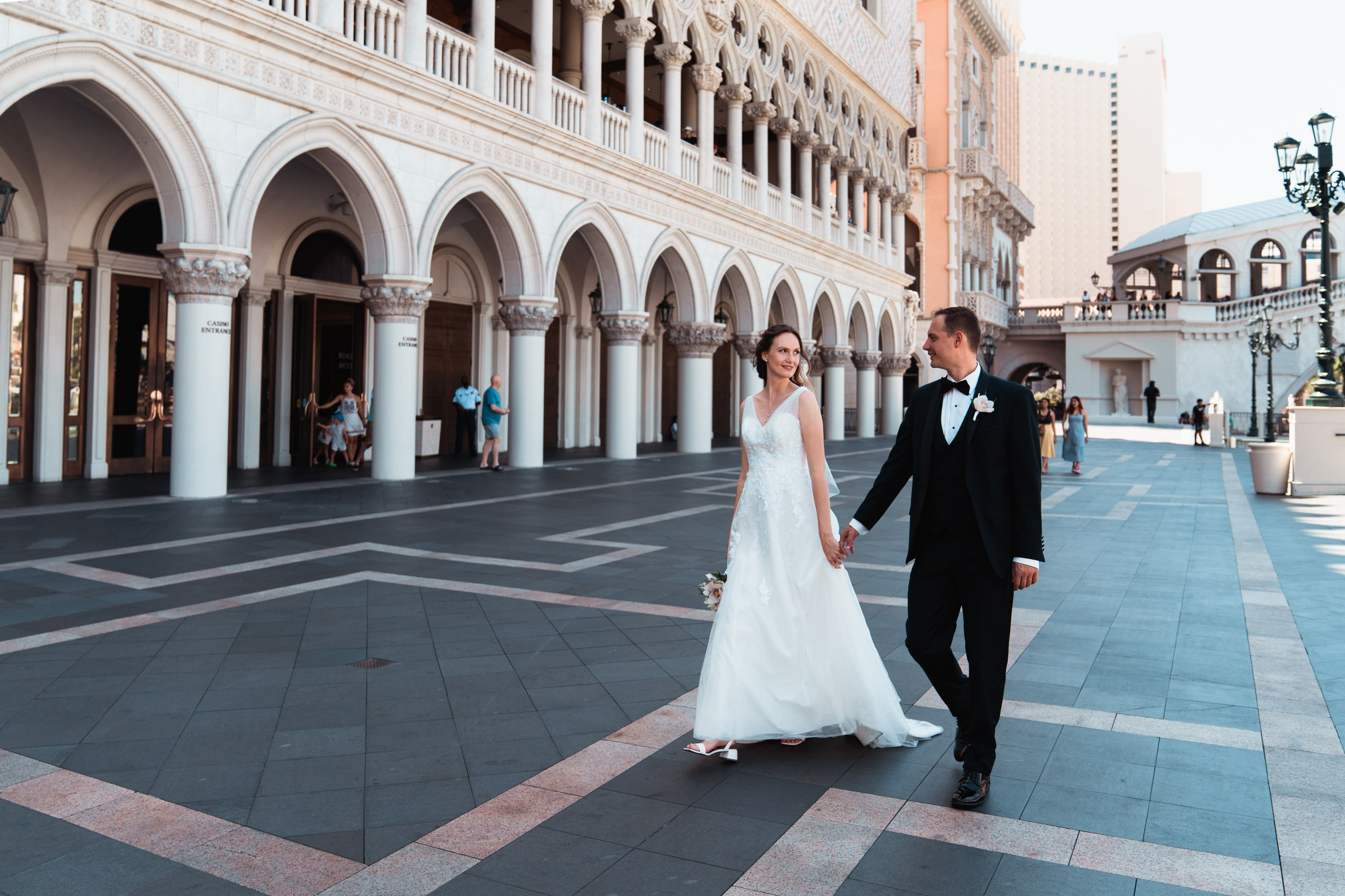 Anastasia&Luka. Wedding & elopement photographer Viktoriya Kravtsov. Las Vegas