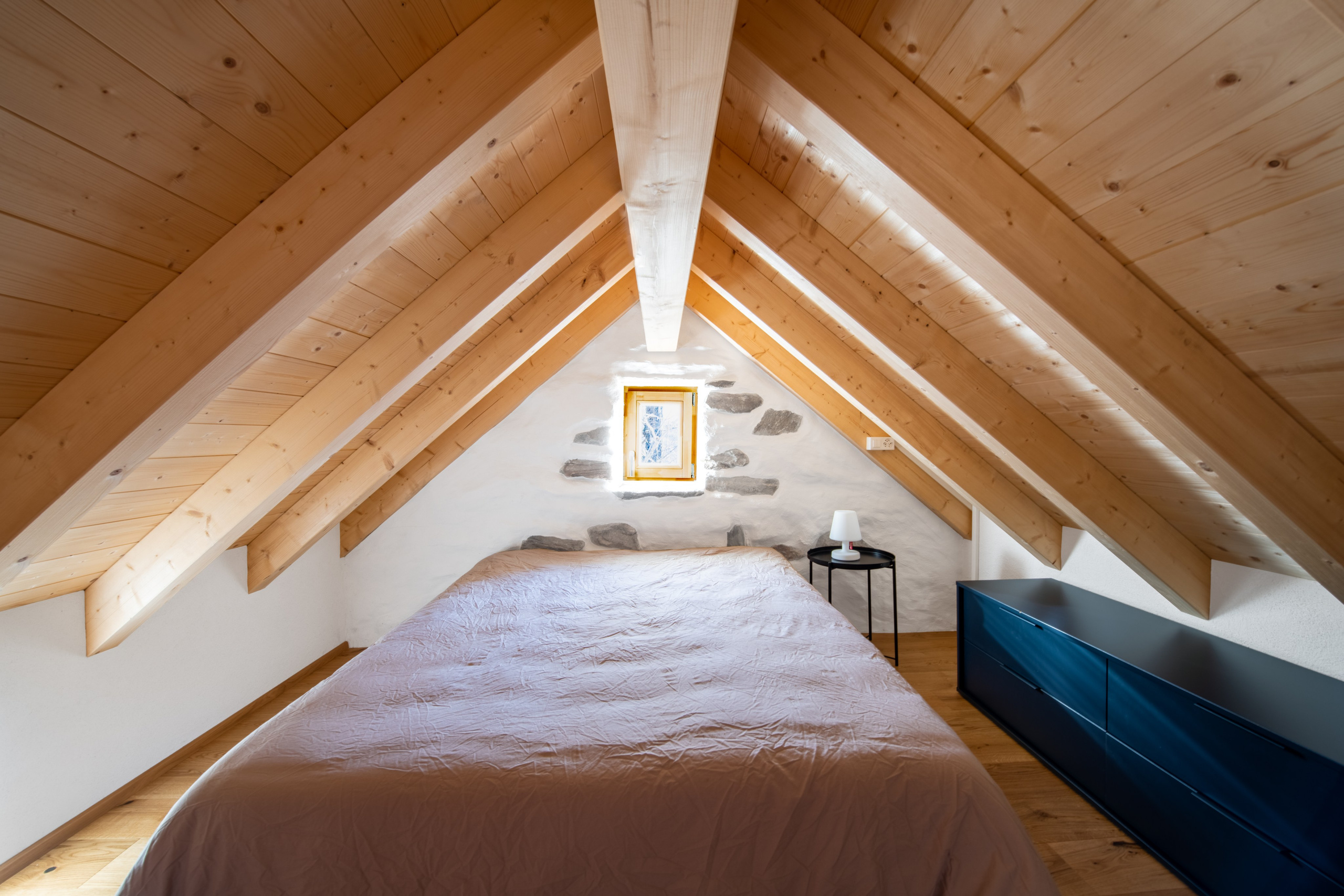 Rustico, VAL RESA, TICINO. Hallo! Ich bin Elena und arbeite als Immobilienfotografin