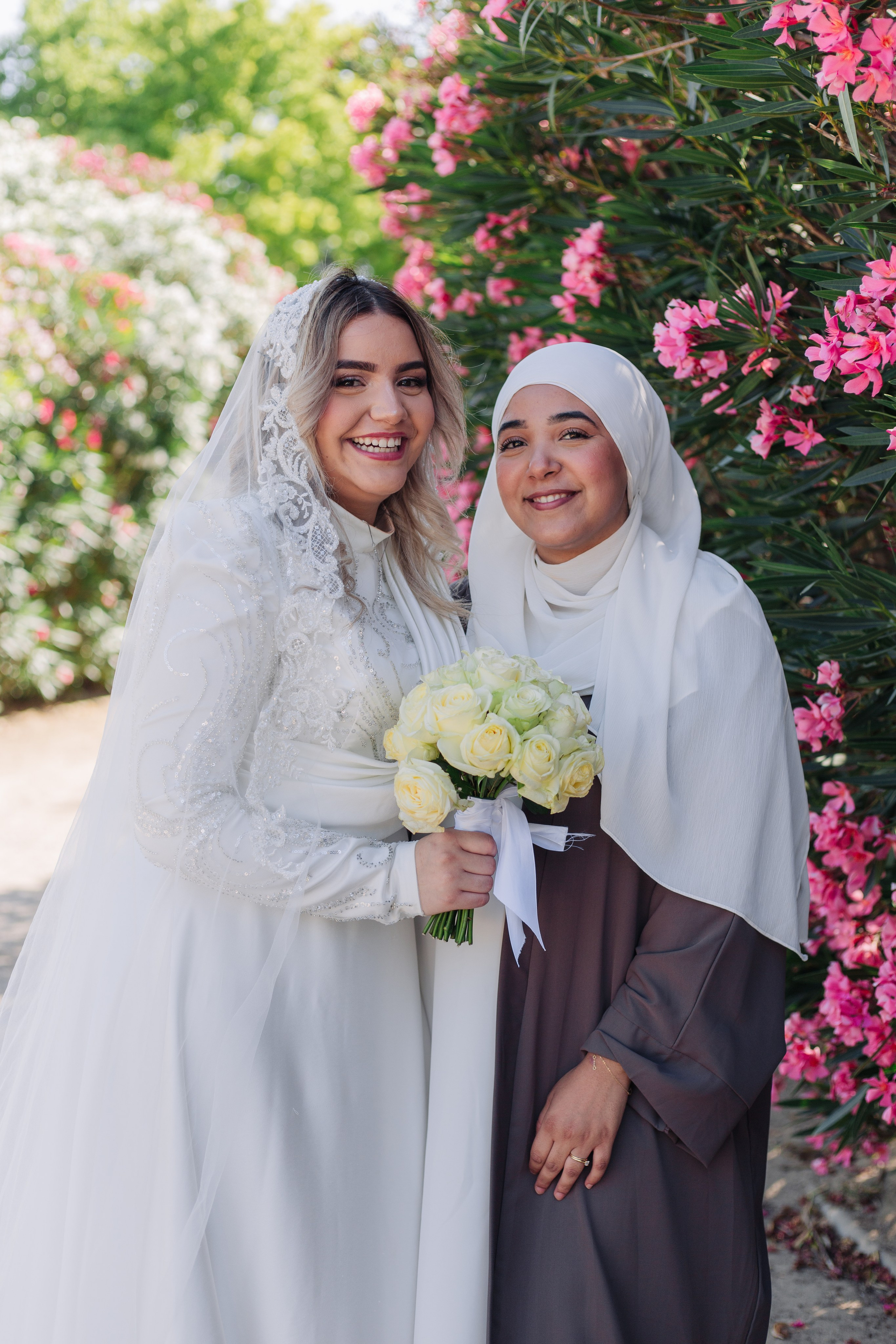 Yassine et Sahra. Studio photo « Partage ton bonheur » – Photographe famille près de Châtellerault, Poitiers et Tours