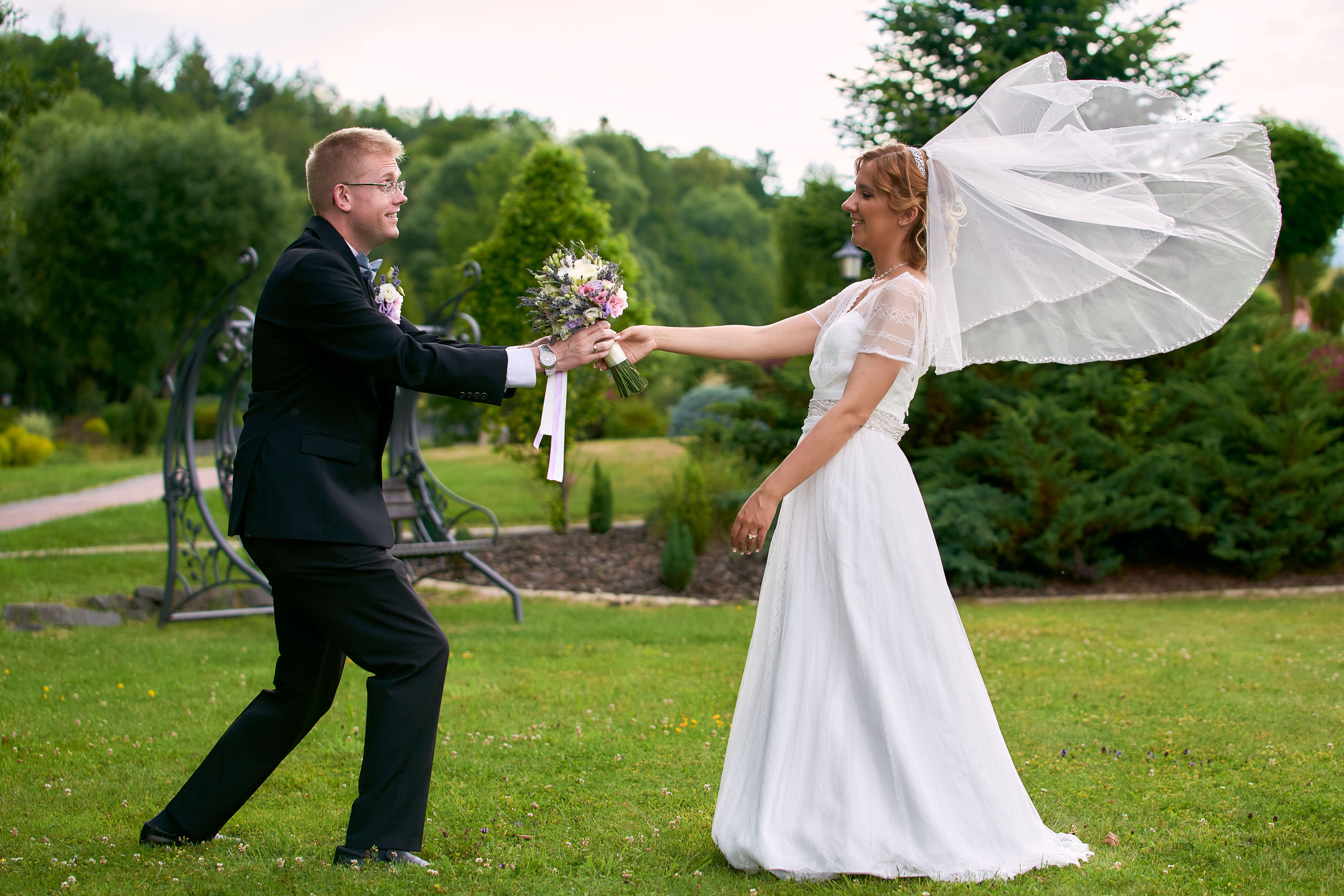 Svadobny fotograf svadobny fotograf cena kameraman na svadbu cena. Fotograf kameraman na svadbu Bratislava Banská Bystrica Сelé Slovensko svadobný kameraman