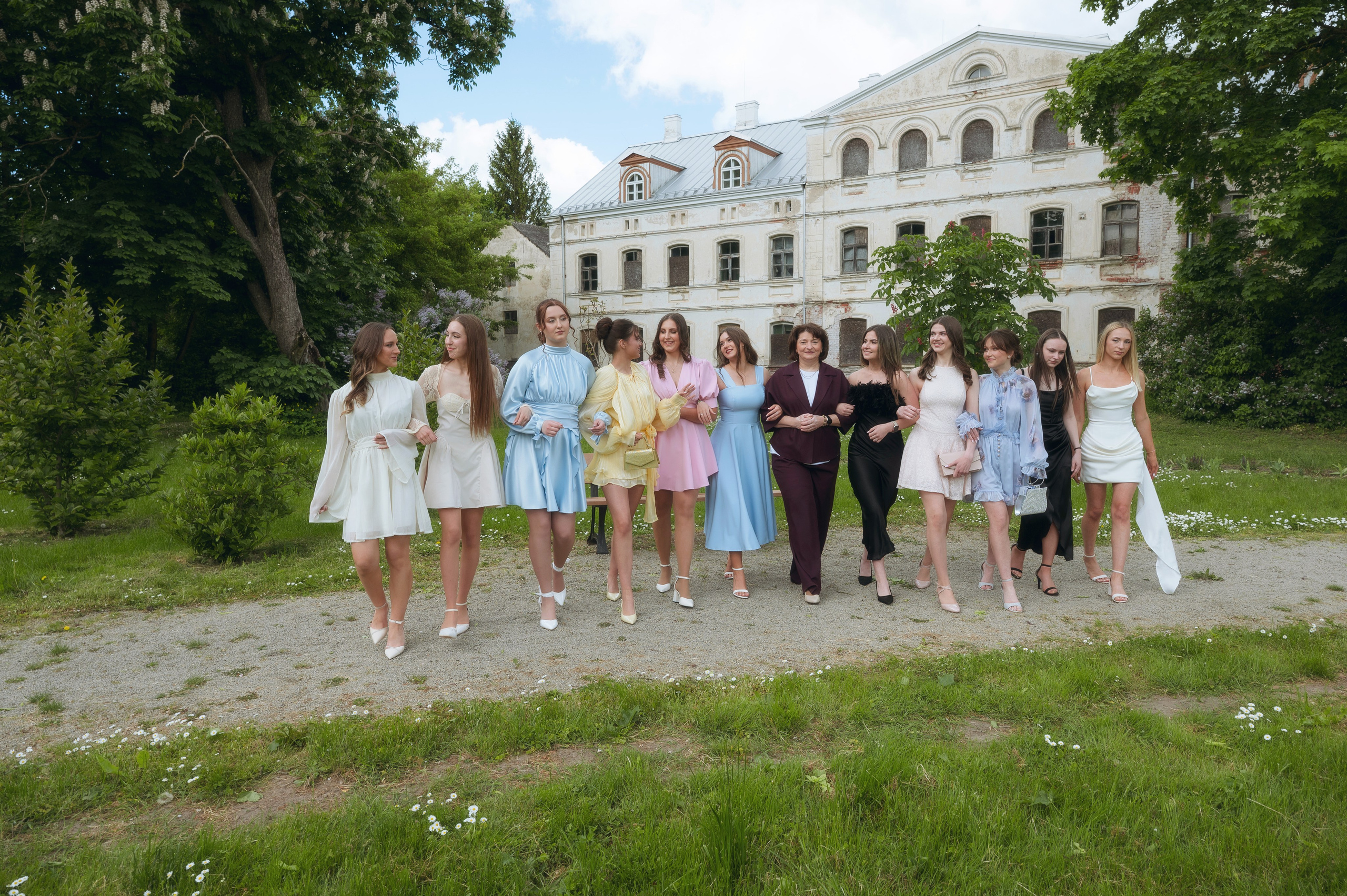 Paskutinis skambutis Joniškėlyje. Vestuvių fotografė Santa Jonuškė | Šiaulių apskritis, Panevėžio apskritis ir visa Lietuva
