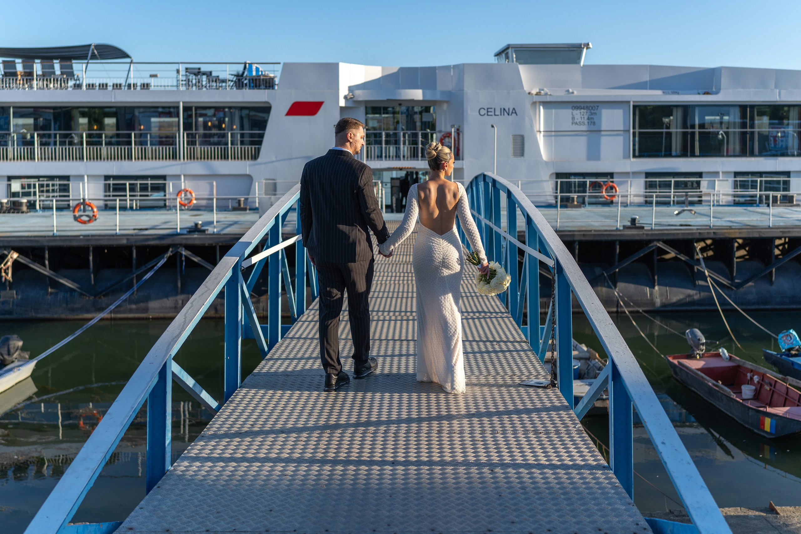 Cununia civilă a lui Tudor și Mădălina – eleganță, emoție și lumină. Event, portrait, and lifestyle photographer