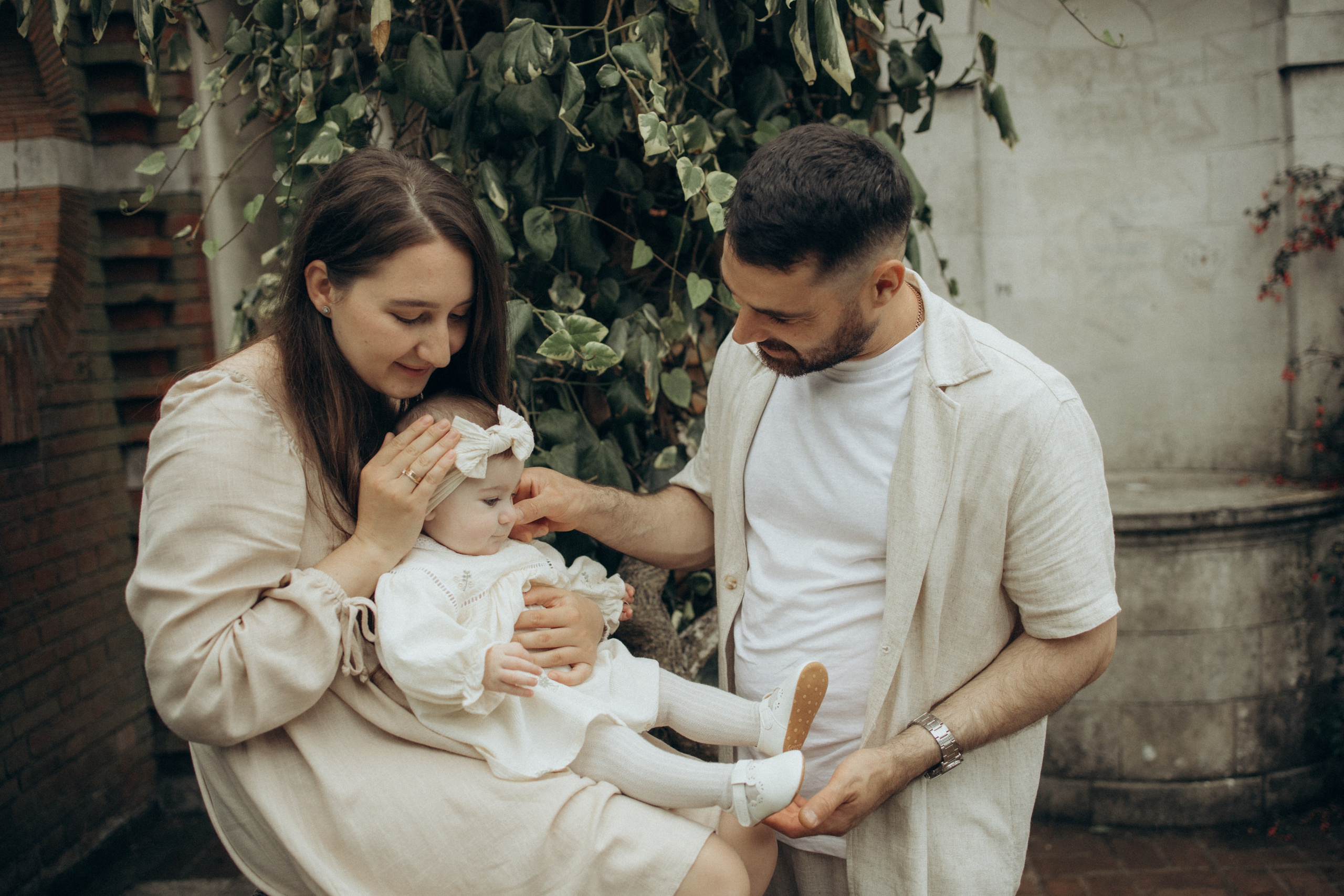 Pergola gardens. Photographer in Milton Keynes, Northampton & London — Wedding, Family & Portrait Photography