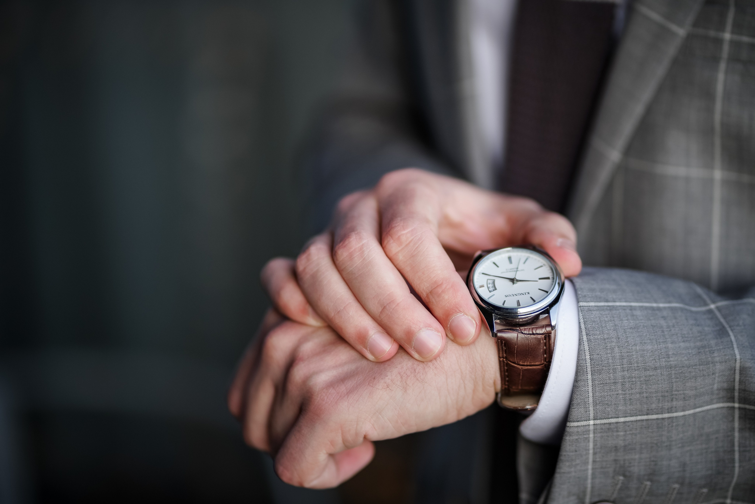 Der Bräutigam. Hochzeits- und Reportagefotograf für München, Regensburg, Deutschland RED LINE Media