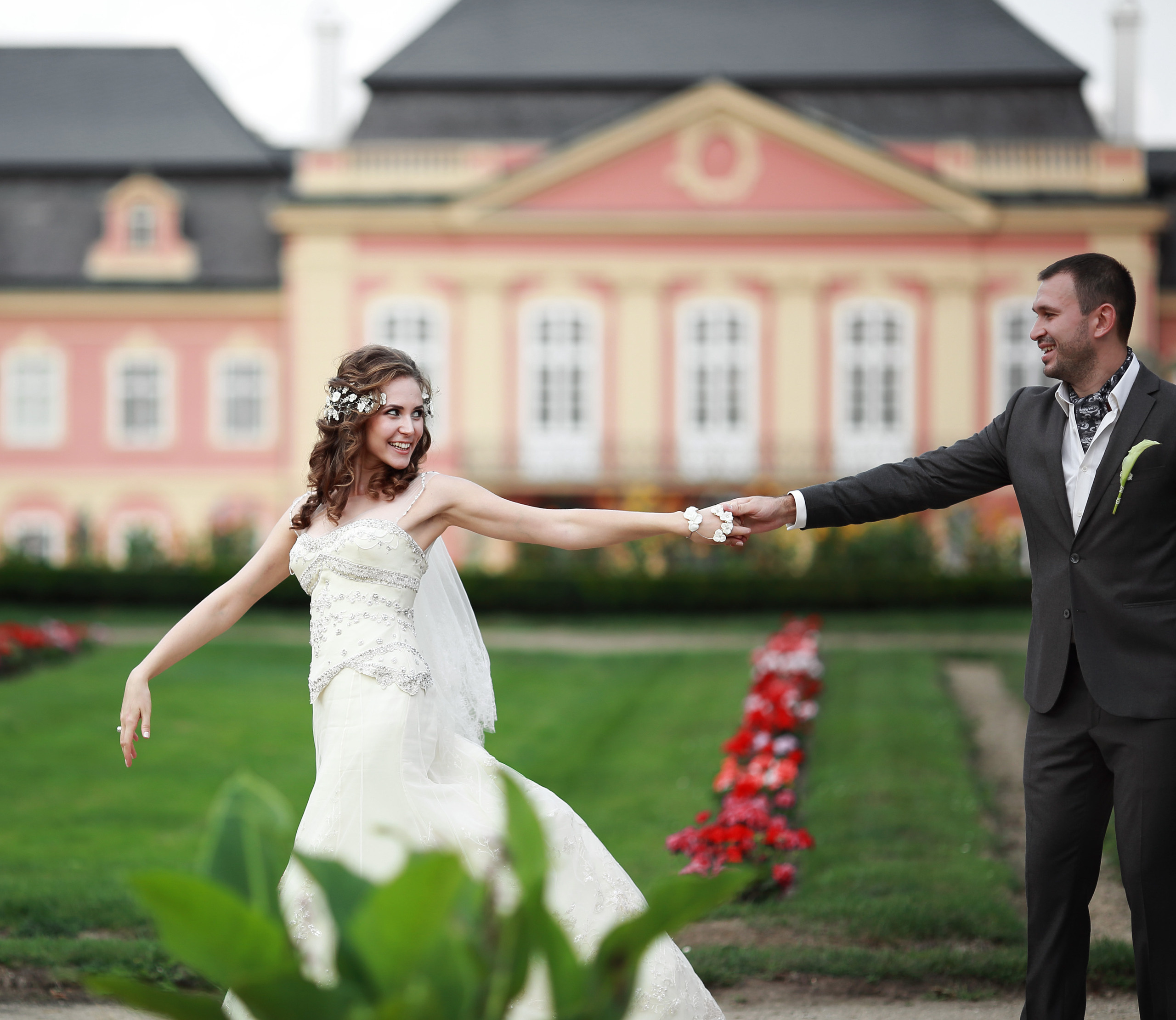 Romantic wedding in Prague. Wedding and portrait photographer in Poland Vitali Frozen