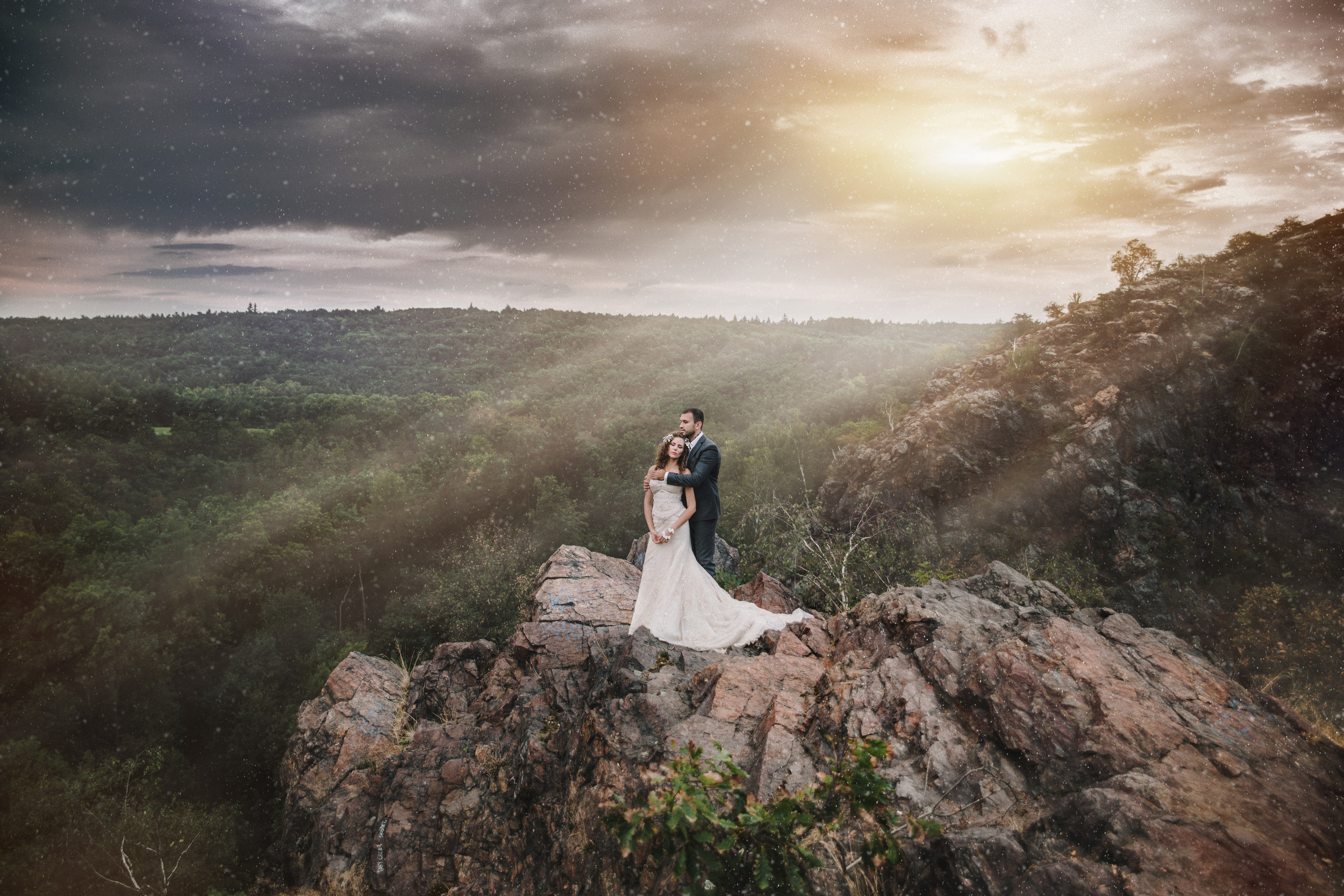 Romantic wedding in Prague. Wedding and portrait photographer in Poland Vitali Frozen