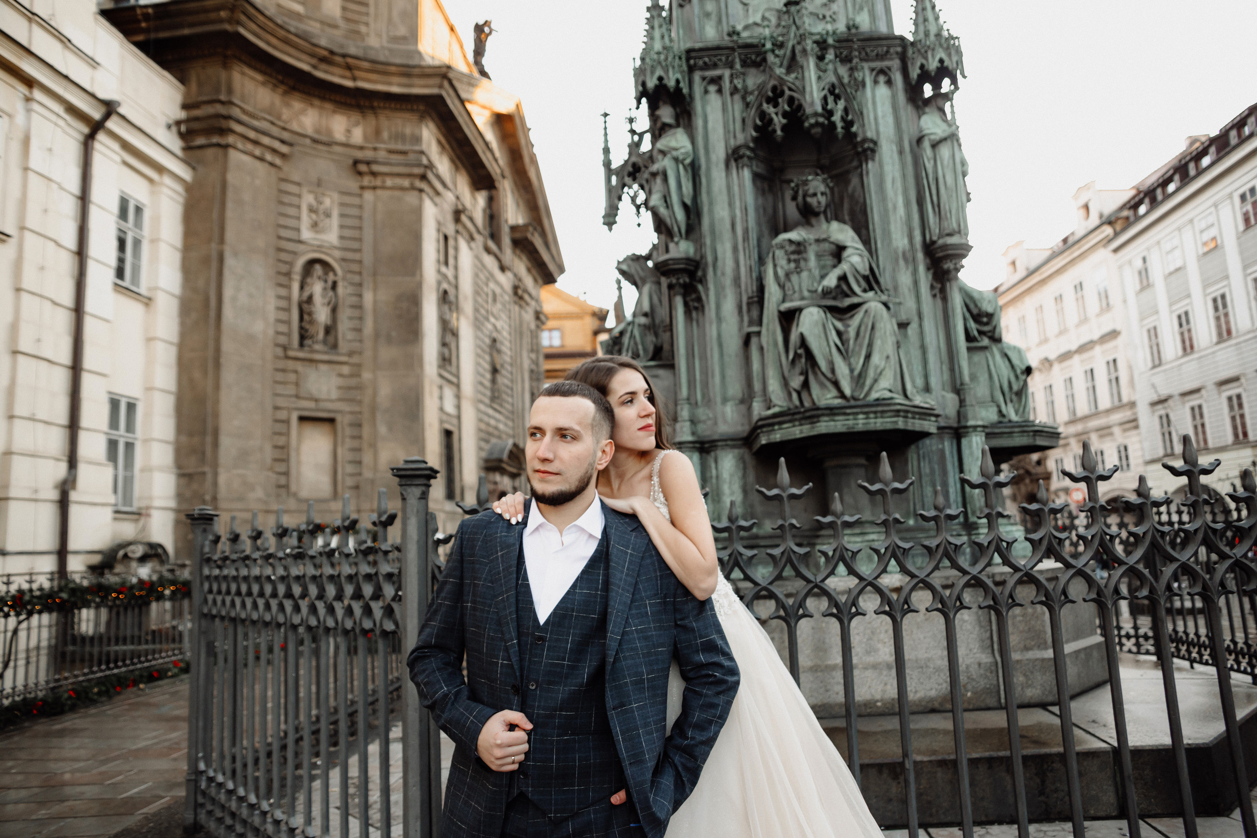 Christmas elopement of a couple in Prague. Wedding and portrait photographer in Poland Vitali Frozen