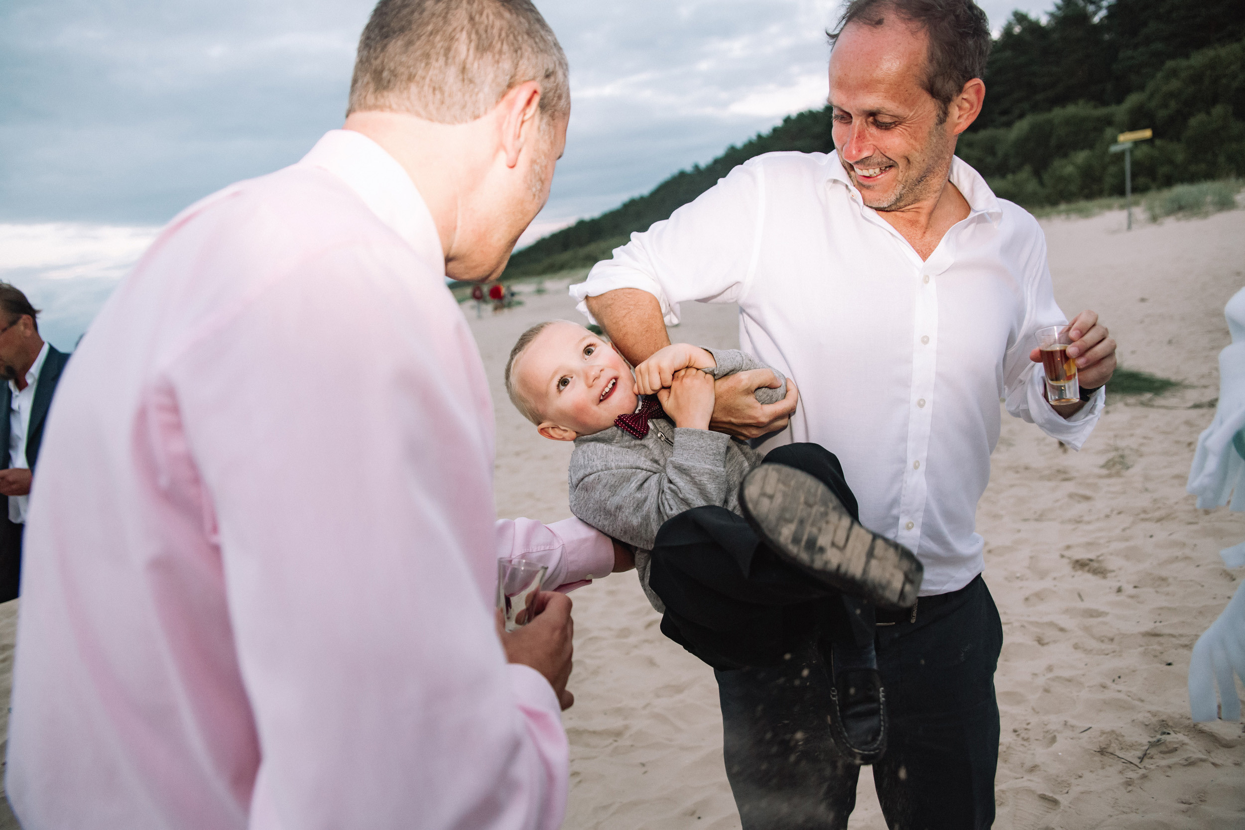 Wedding in Jurmala. Wedding and portrait photographer in Poland Vitali Frozen