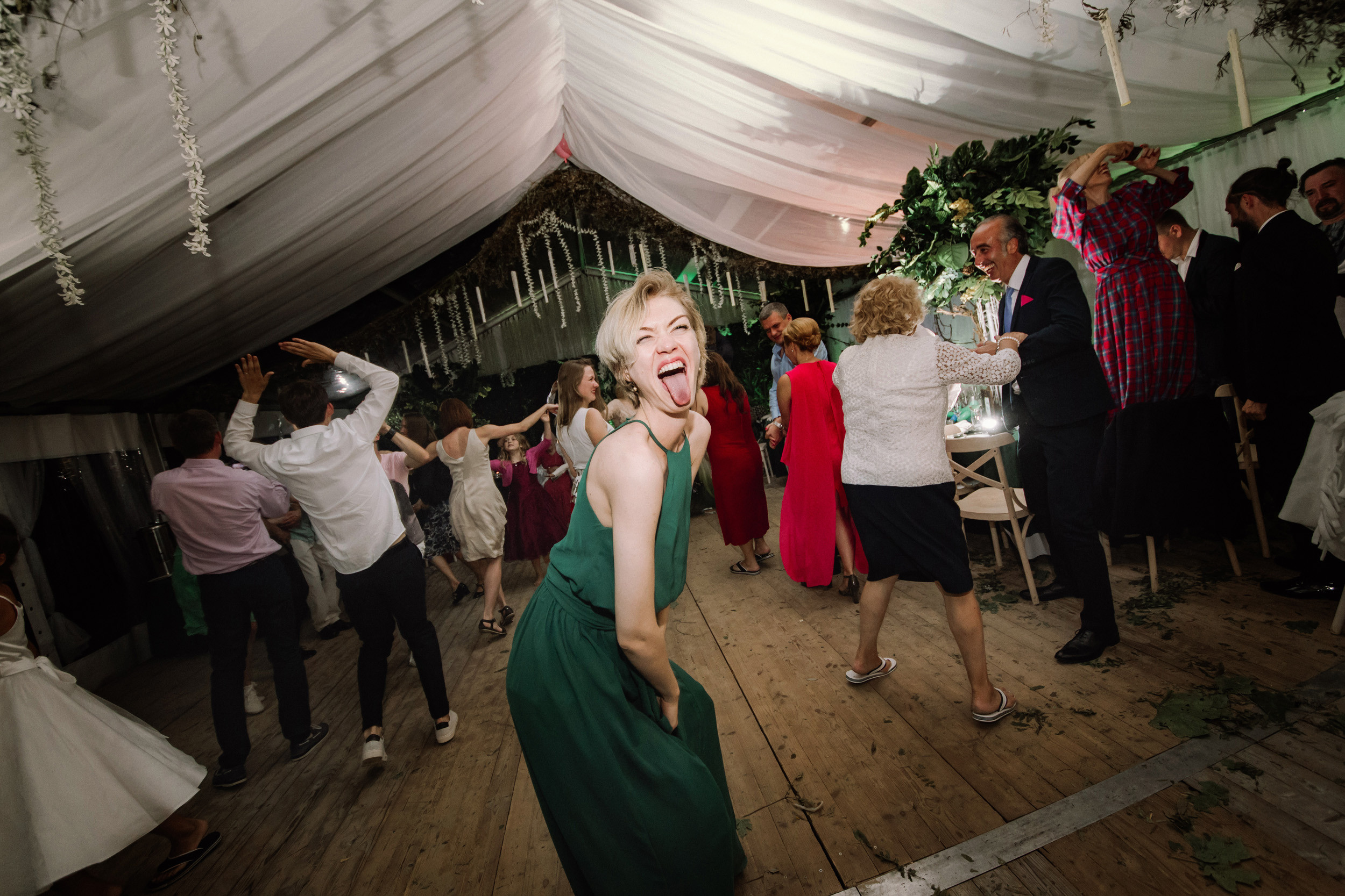 Wedding in Jurmala. Wedding and portrait photographer in Poland Vitali Frozen