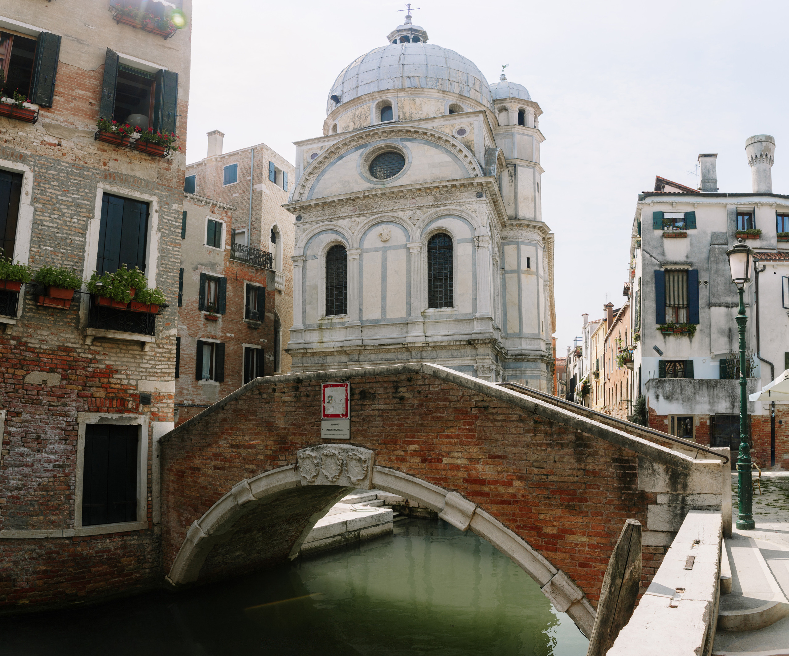 A&L elopement. Wedding and portrait photographer in Poland Vitali Frozen