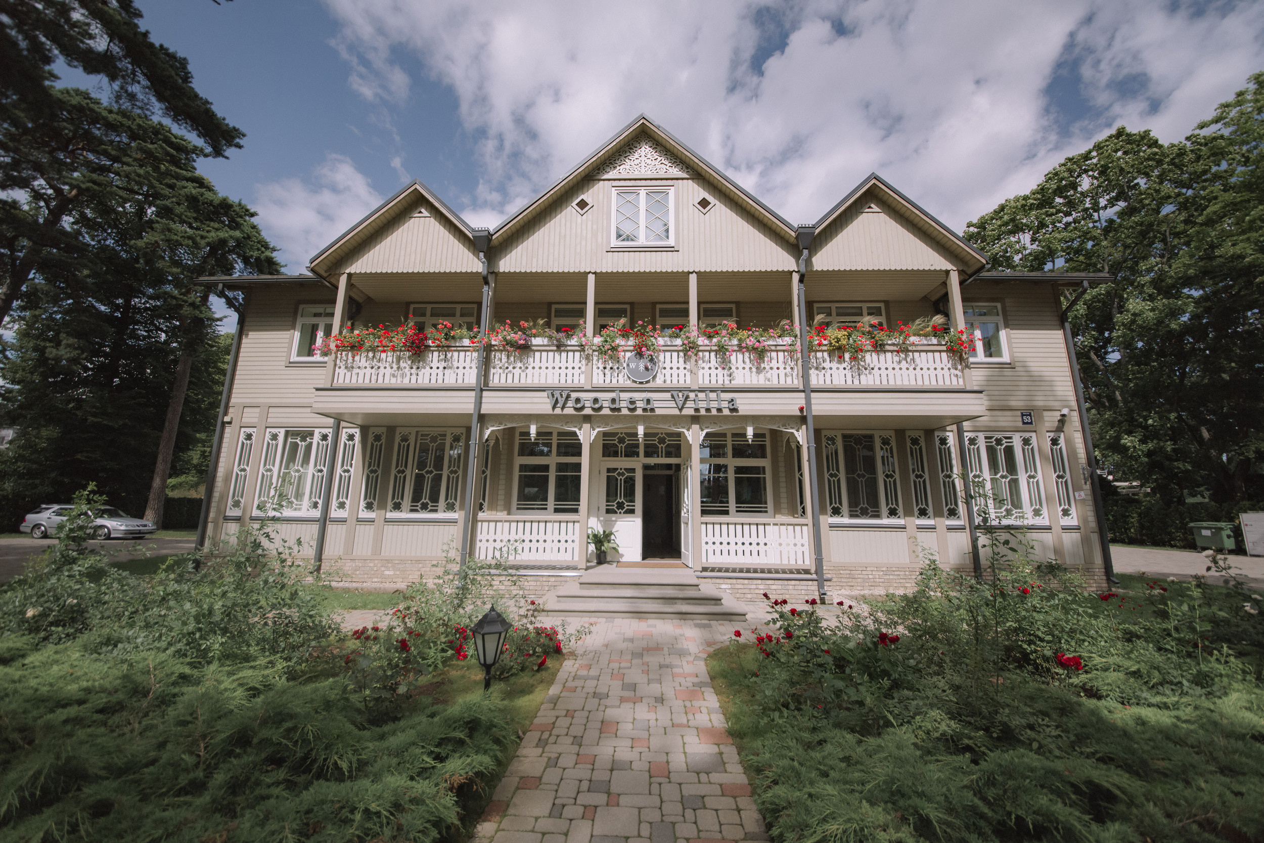 Wedding in Jurmala. Wedding and portrait photographer in Poland Vitali Frozen