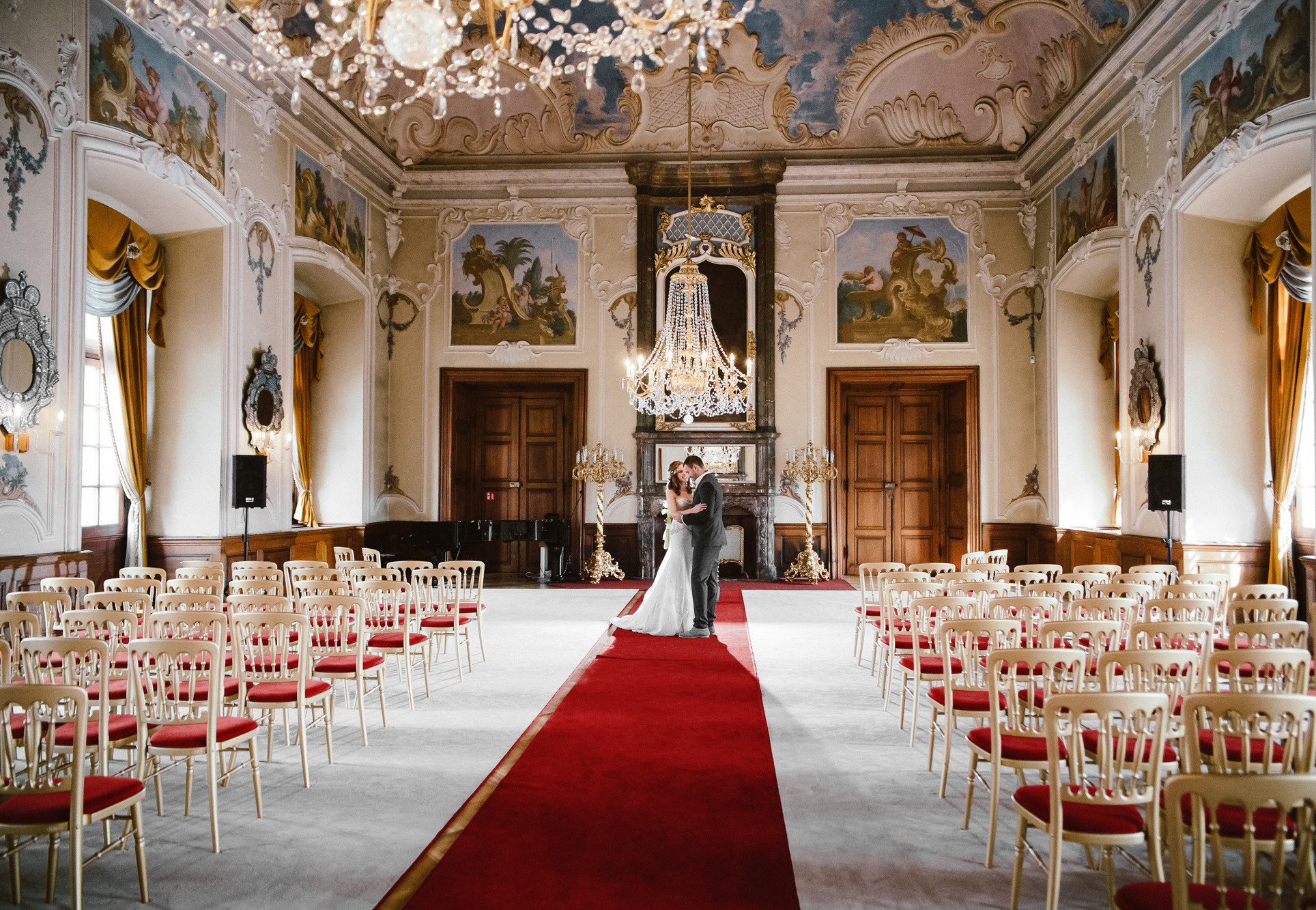 Romantic wedding in Prague. Wedding and portrait photographer in Poland Vitali Frozen