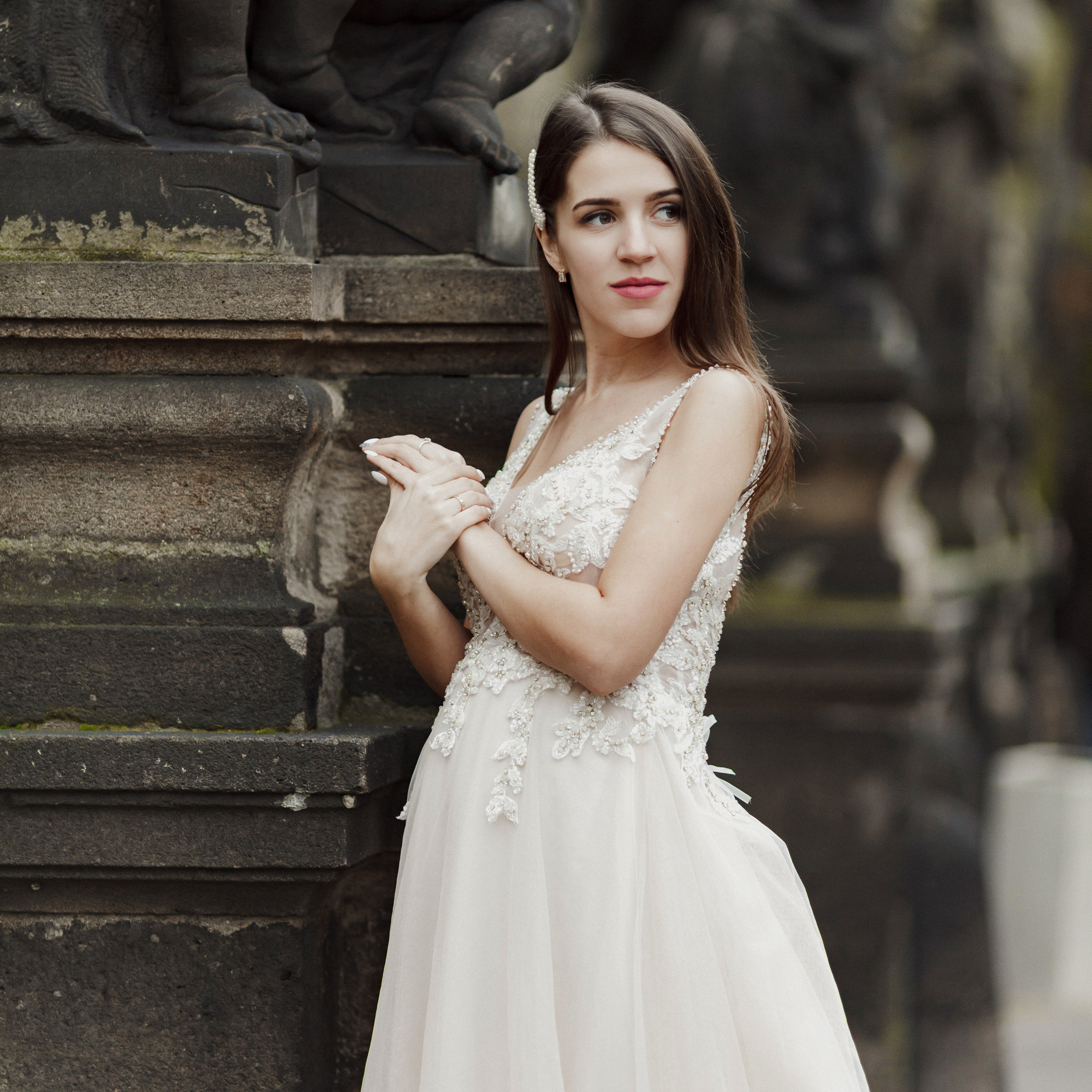 Christmas elopement of a couple in Prague. Wedding and portrait photographer in Poland Vitali Frozen