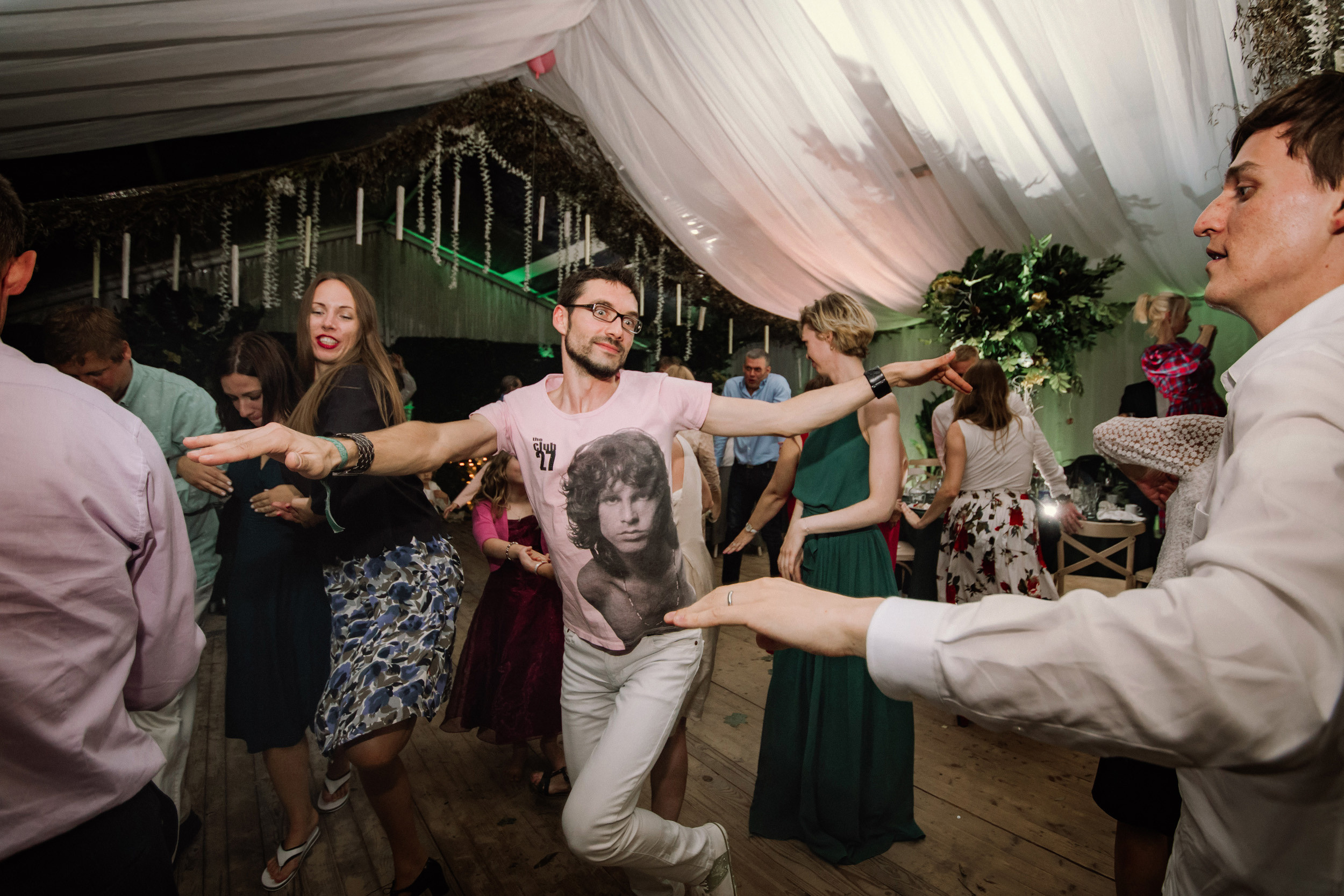 Wedding in Jurmala. Wedding and portrait photographer in Poland Vitali Frozen