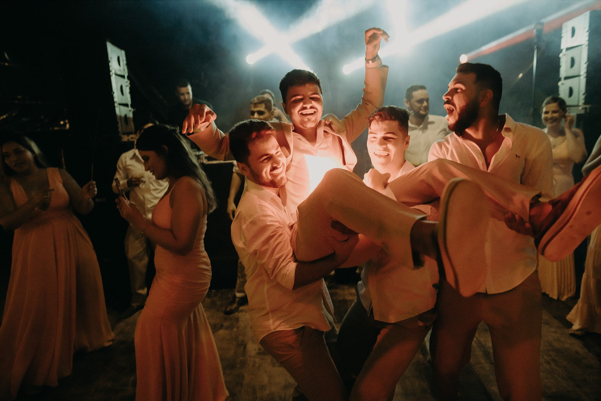 Nadia & Higor. Fotógrafos de Casamento na Bahia: Elart Fotografia
