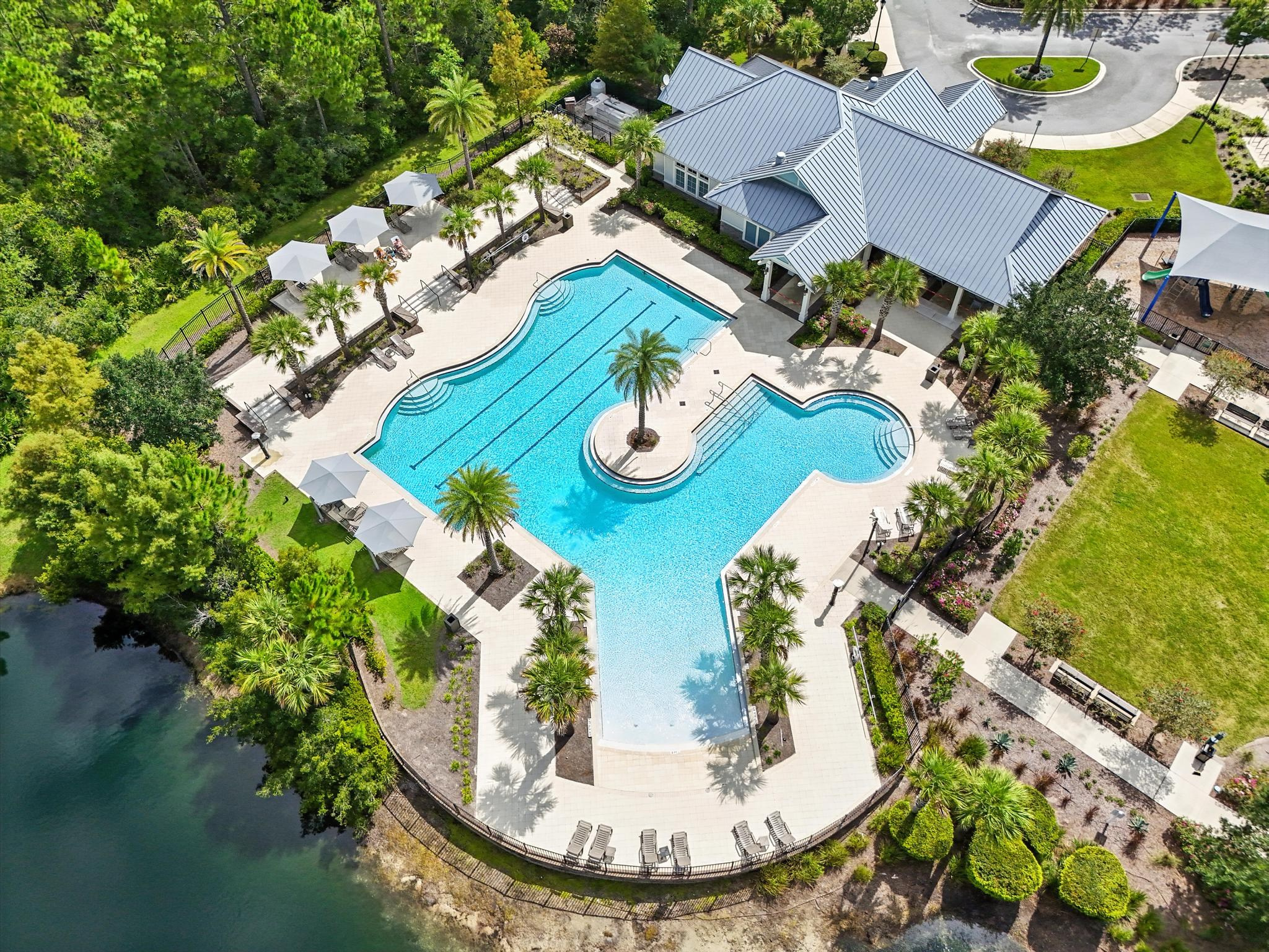 Aerial photo of luxury Florida pool and amenities