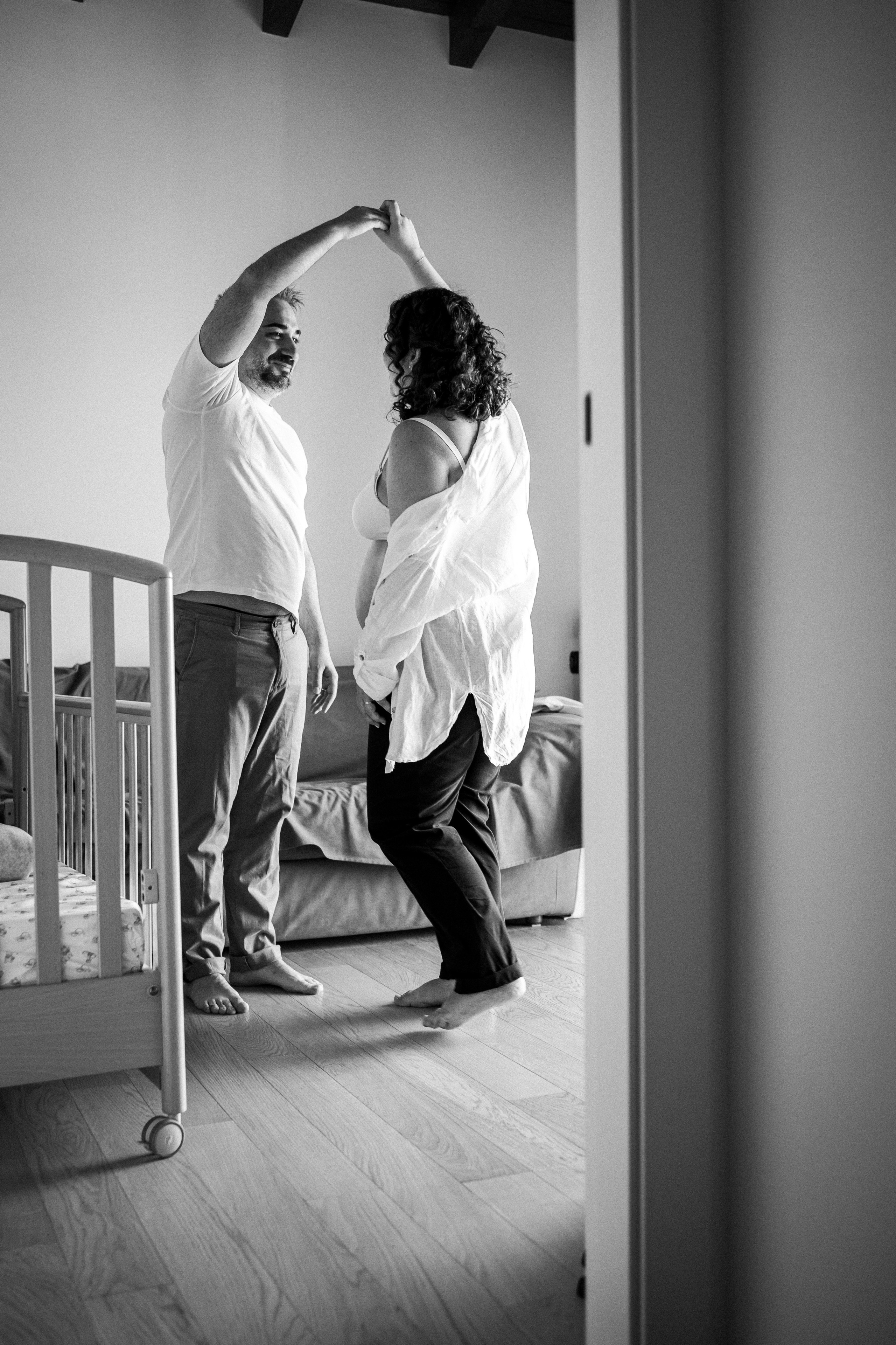 Maternity. Olis.Visual Photographer in Milan | Vacation Photo Walks Personal Portraits Brand Content