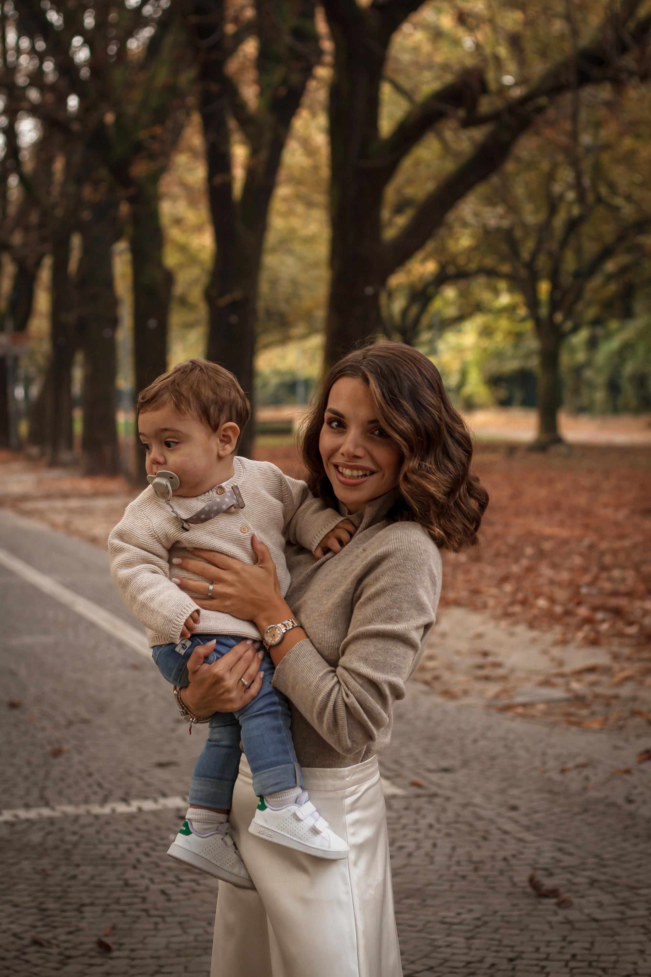 Olis.Visual Photographer in Milan | Vacation Photo Walks Personal Portraits Brand Content