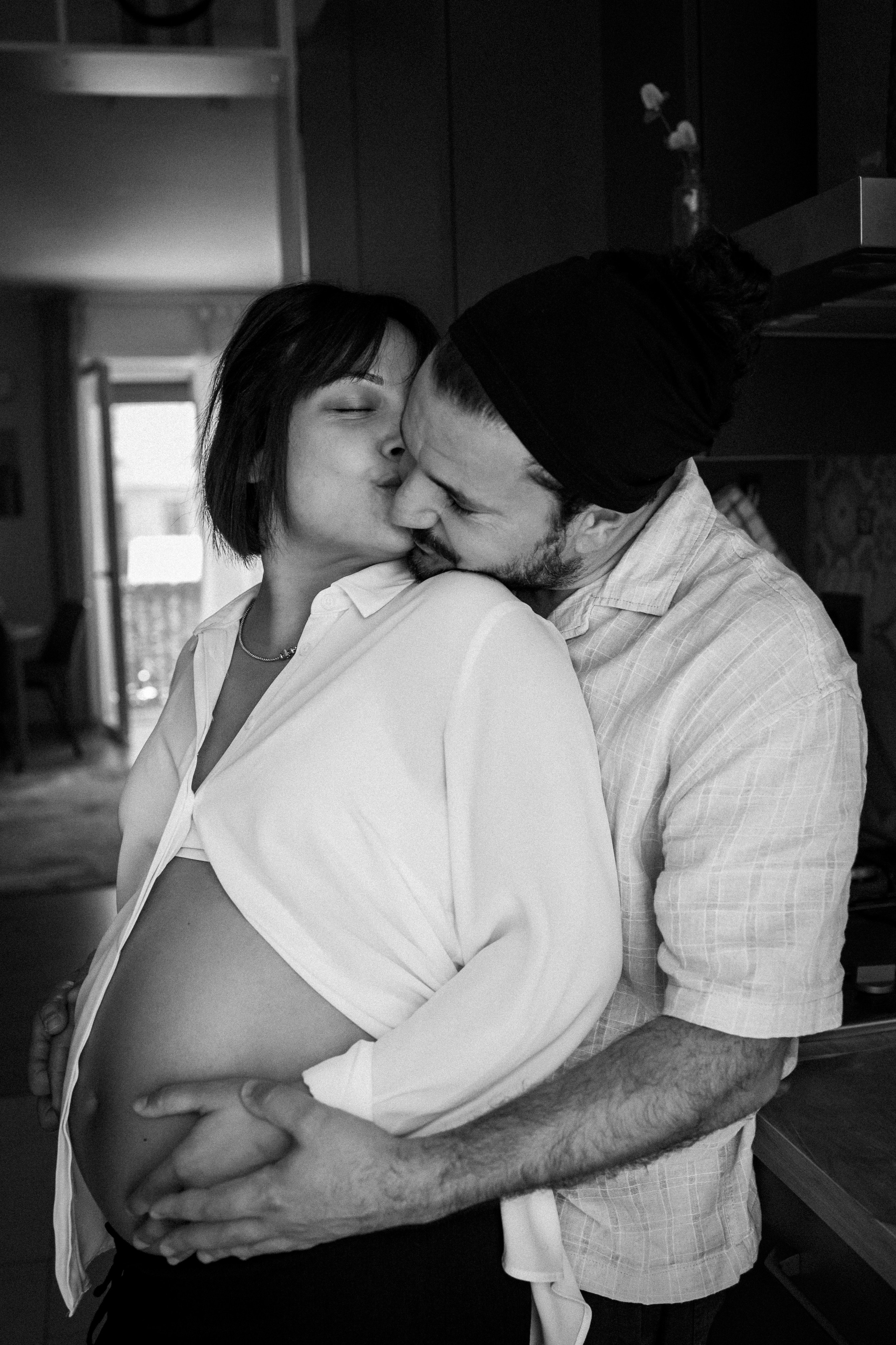 Maternity. Olis.Visual Photographer in Milan | Vacation Photo Walks Personal Portraits Brand Content