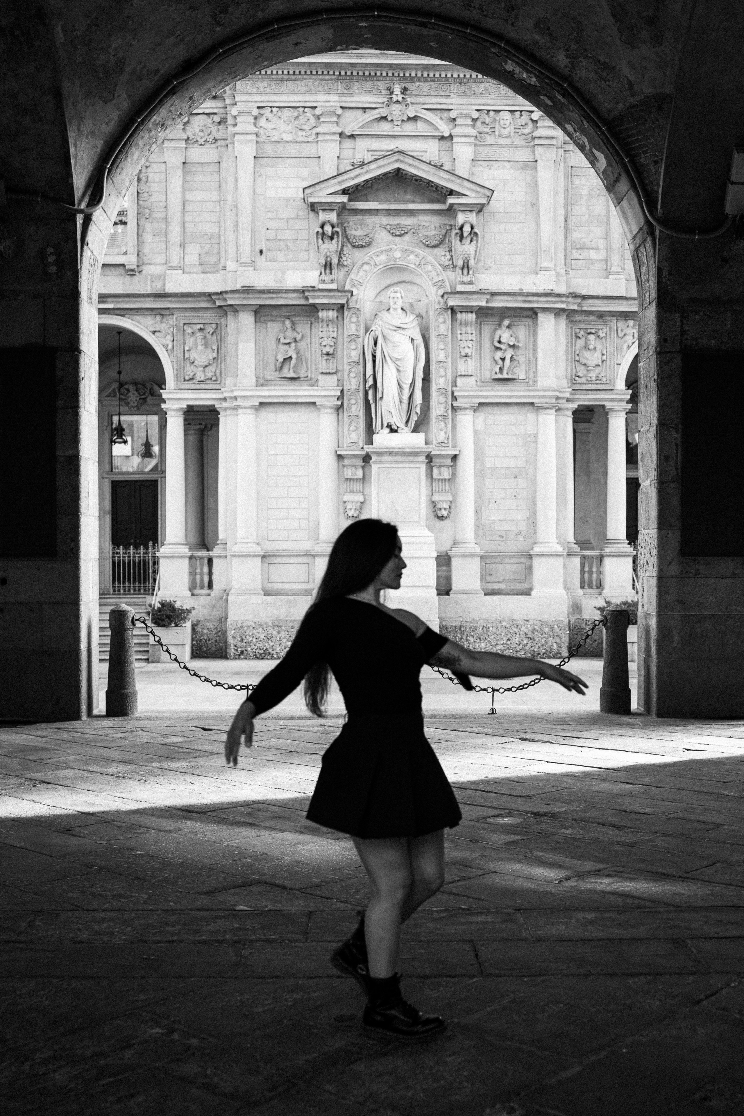 Milan Photo Walks | Street Gallery