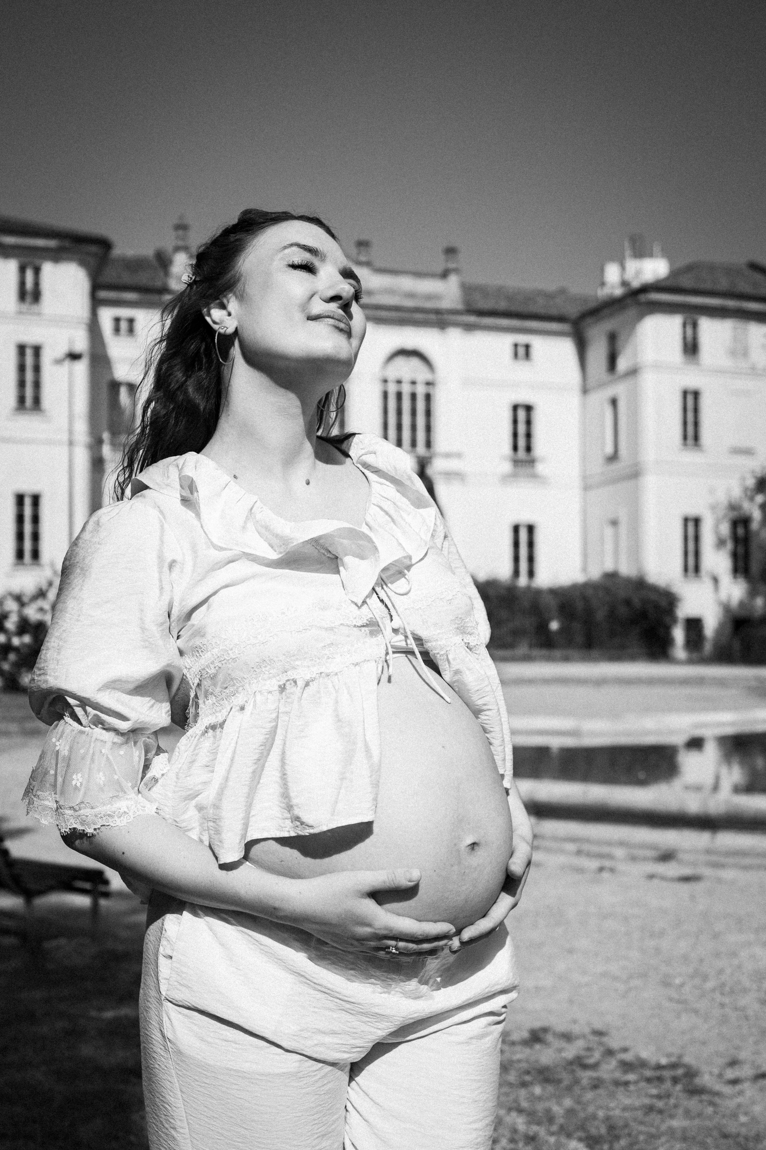Maternity. Olis.Visual Photographer in Milan | Vacation Photo Walks Personal Portraits Brand Content