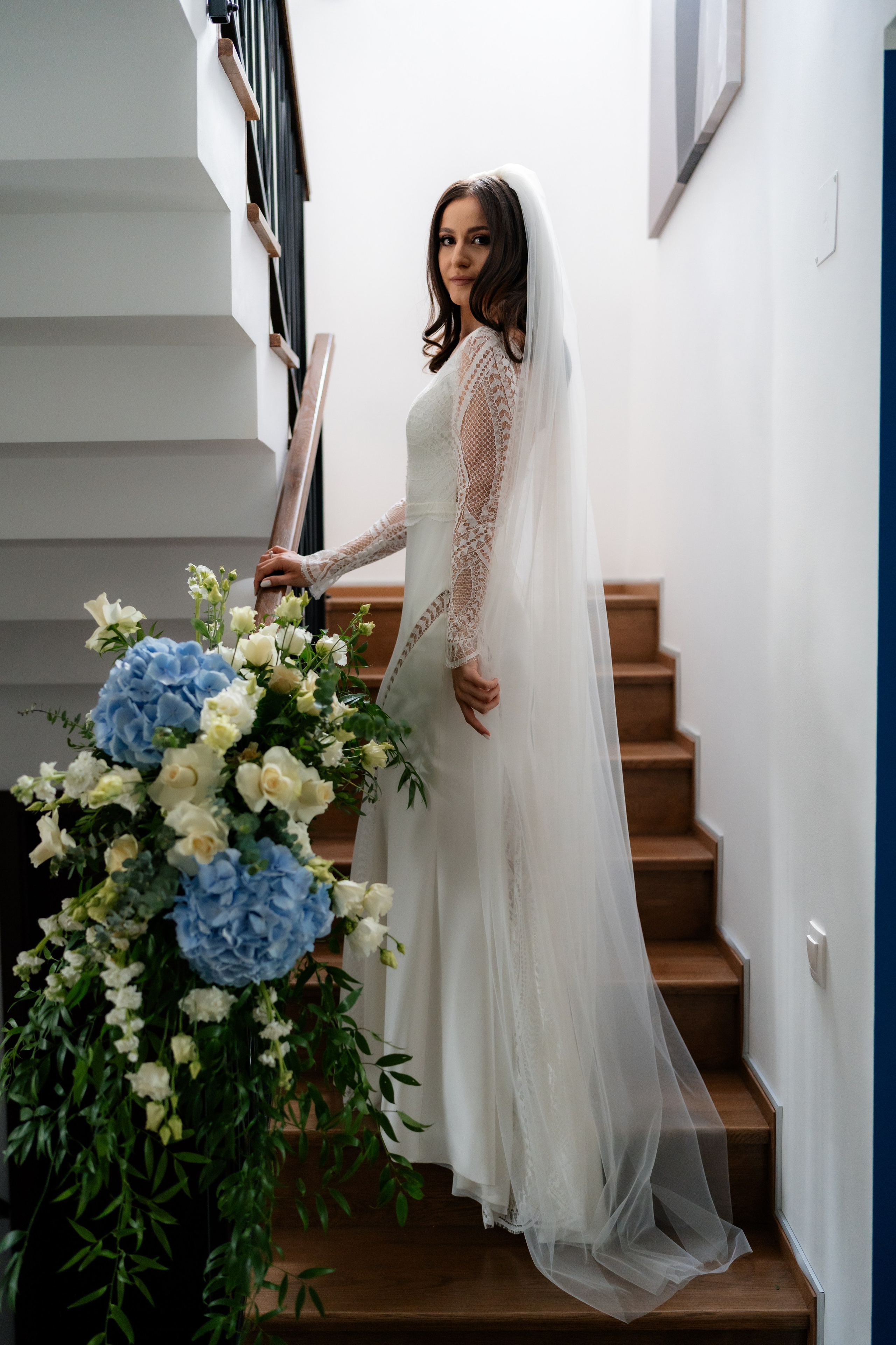 Elly & Andrew. Destination Wedding Photographer Alex Pasarelu