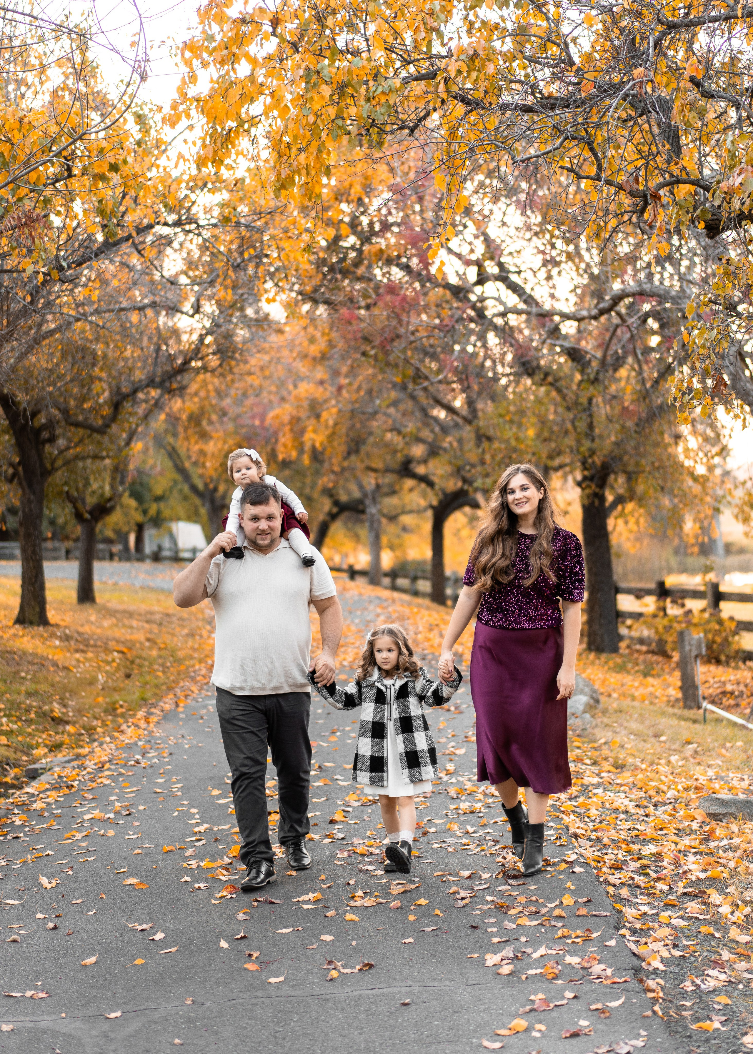 Klyushin family. Family photographer in Sacramento | Sofia Pavenko