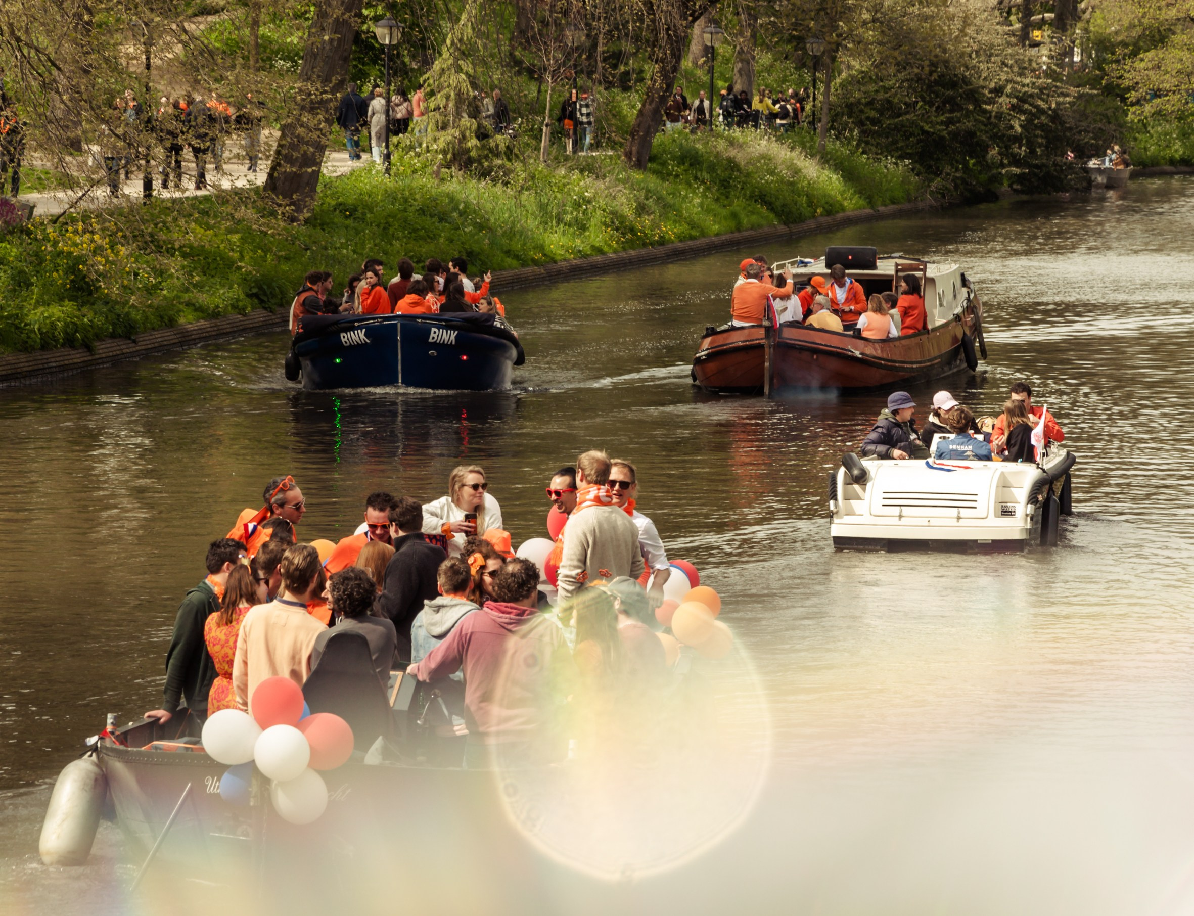 King's Day street photography. Éclat Photos. Exclusive portrait photography service