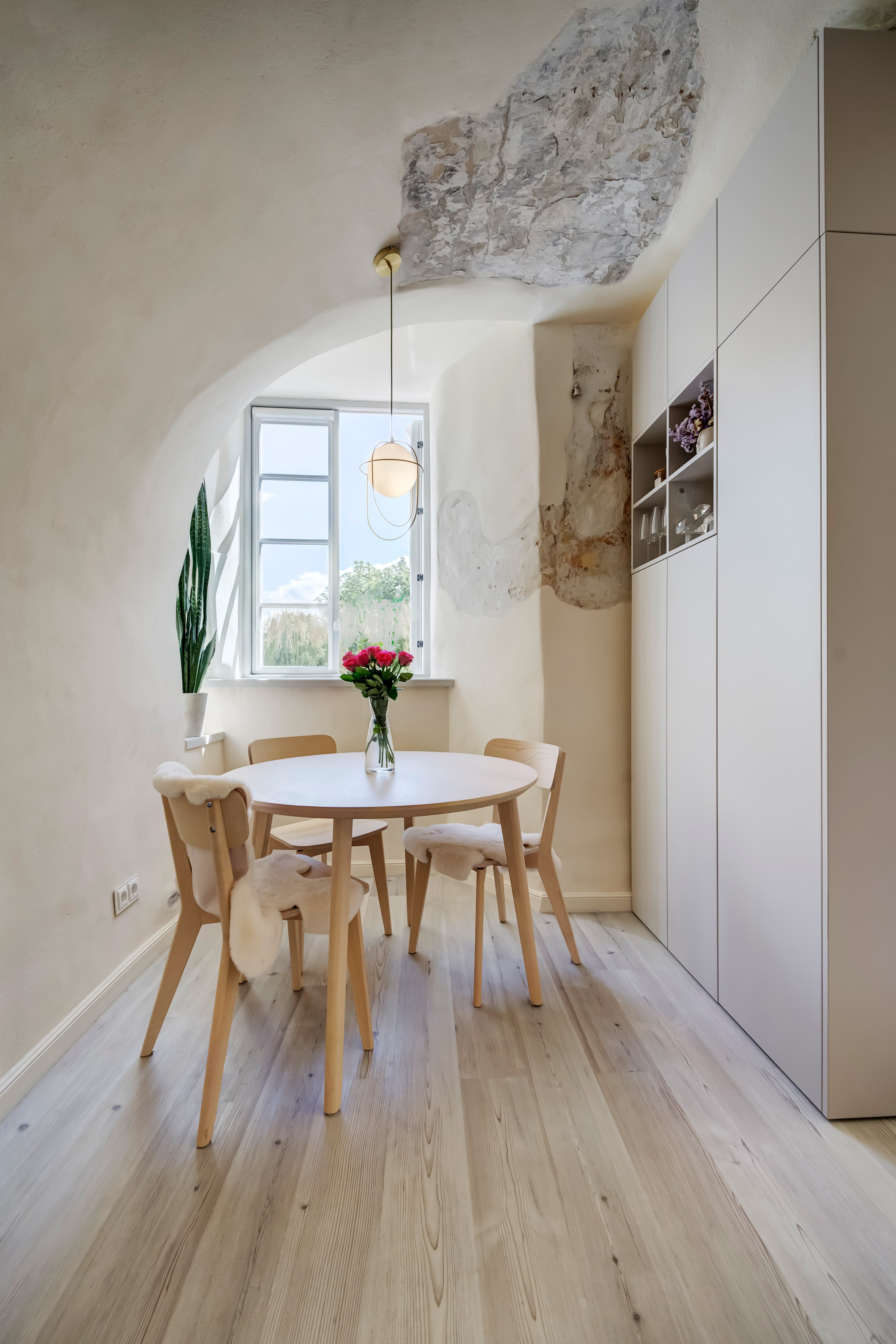 Teatro g. 7 , Vilnius. Elina Sapiega fotografė Vilniuje