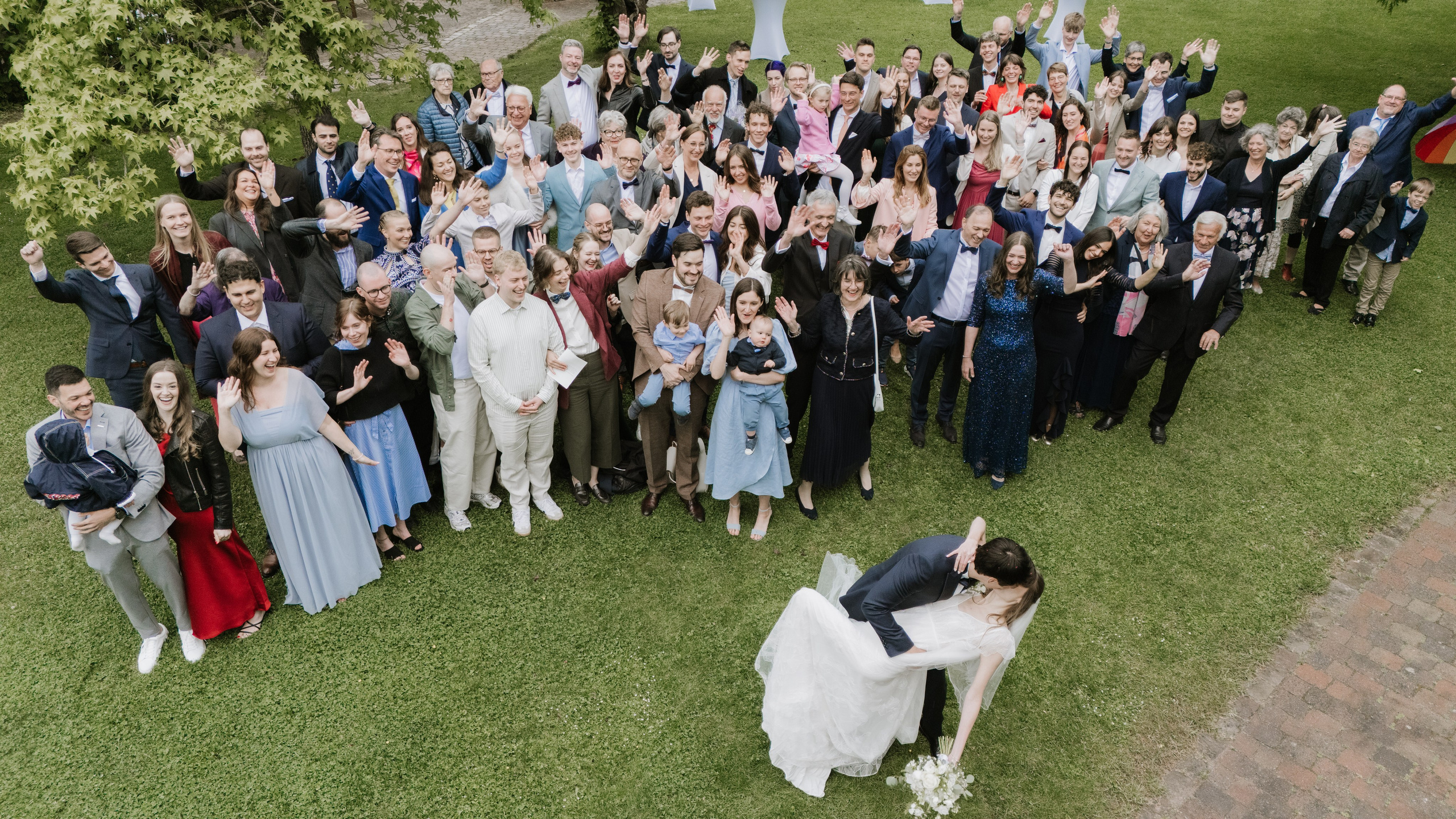 Gruppenfotos auf der Hochzeit: Tipps für authentische Erinnerungen