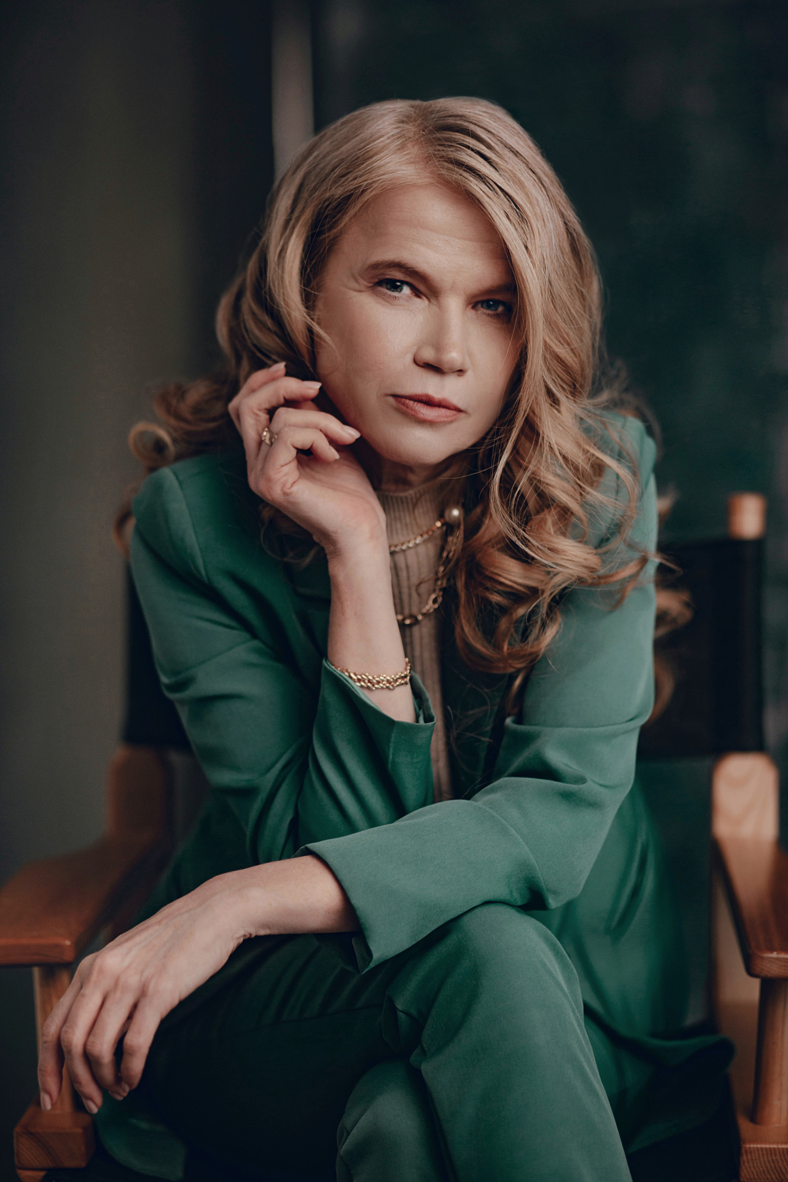 Women. Portrait family photographer in Berlin Elena Zakh