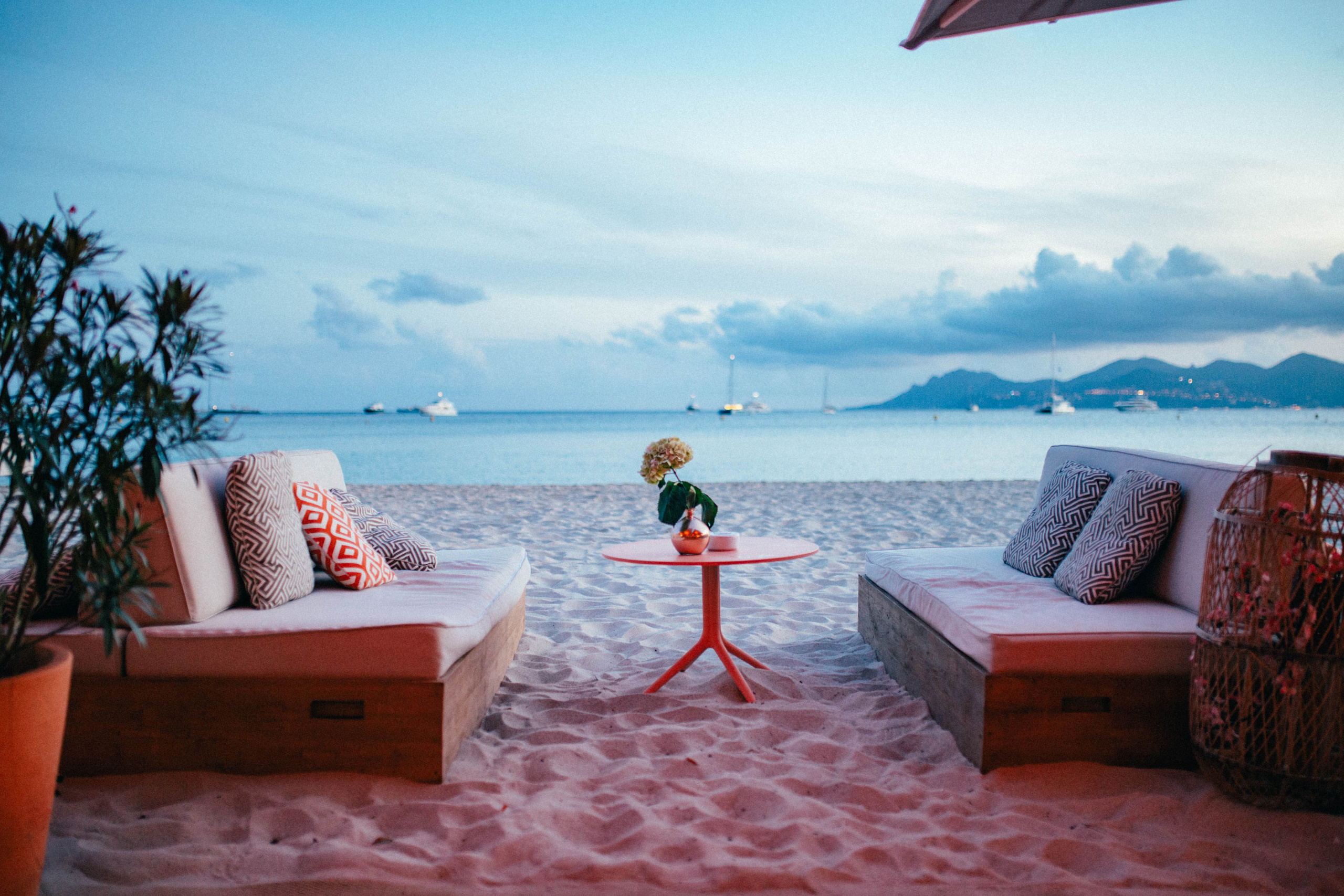 Jenna and André 09/2022. Portrait family photographer in Berlin Elena Zakh