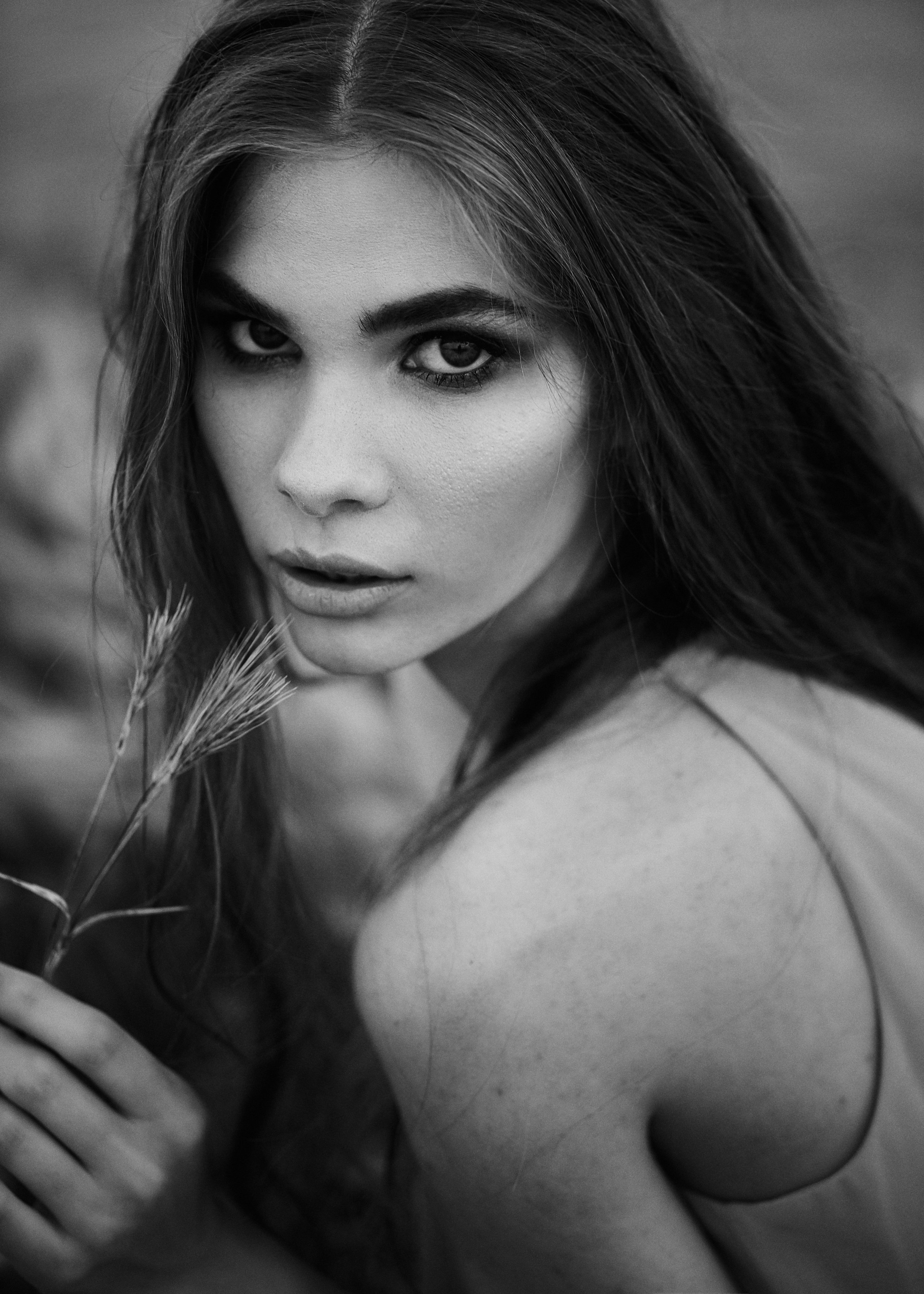 Black and white portrait photography in Berlin — Professionelle Schwarz-Weiß-Porträtfotografie in Berlin | Портретная фотография в Берлине | Профессиональная чёрно-белая портретная съёмка в Берлине