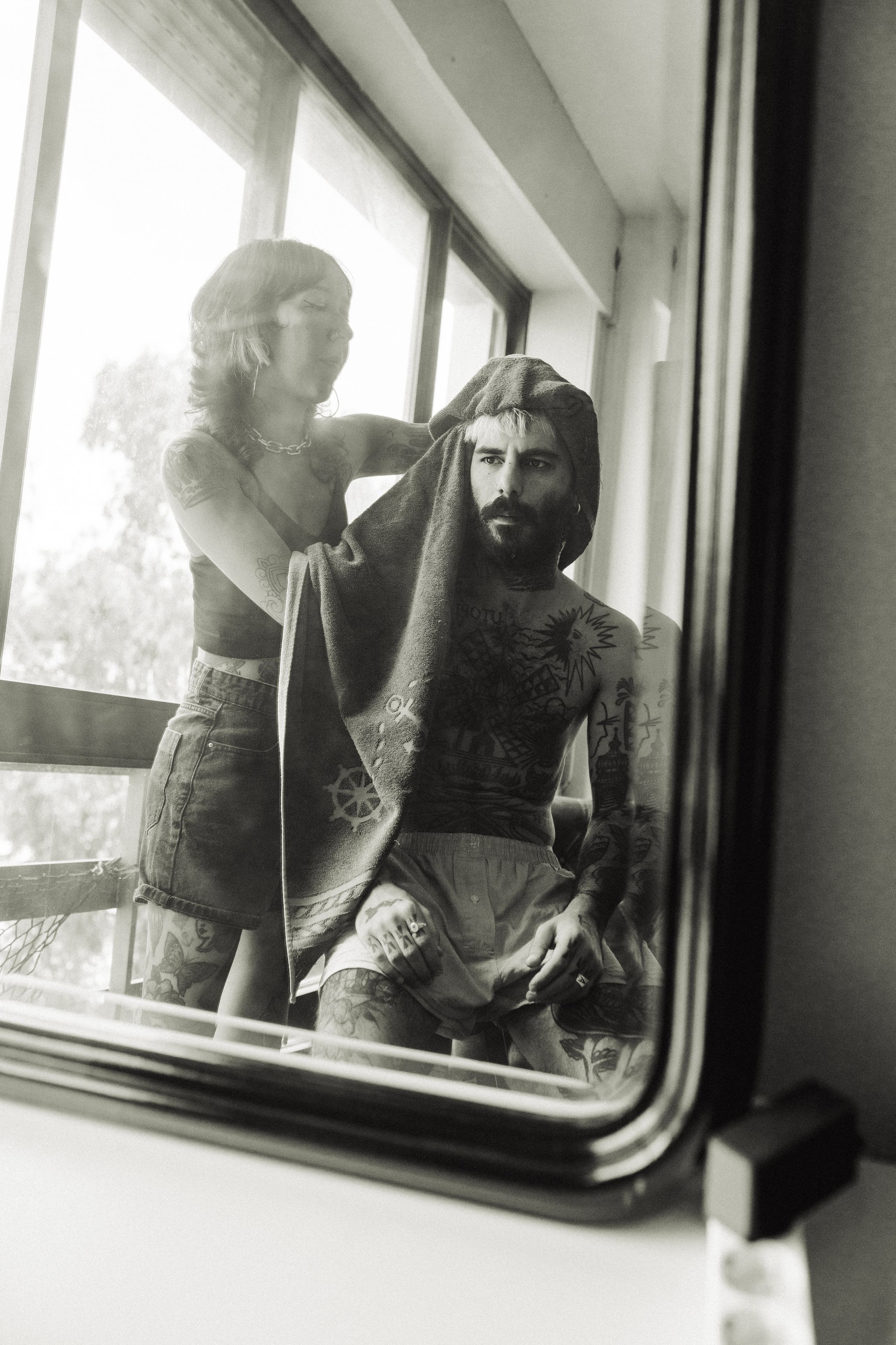 Dani & Rui at their apartment. Maria Sher. Professional photographer from Porto, Portugal