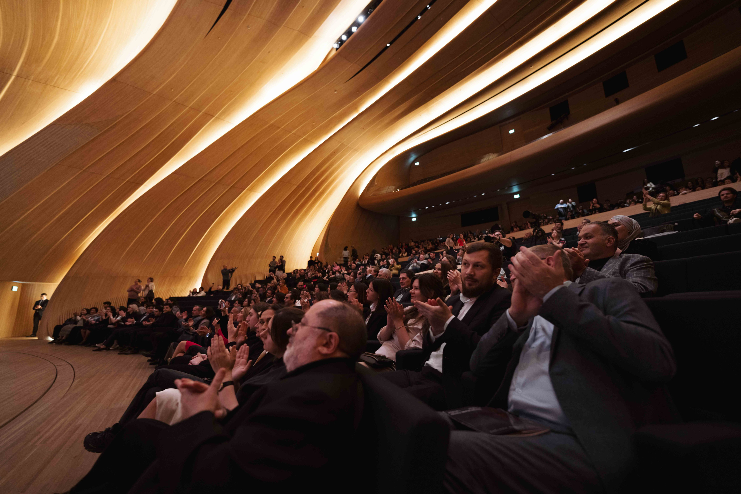The Tchaikovsky Academic Grand Symphony Orchestra in Baku. Wedding&Event photographer Ismail Rzayev in Baku