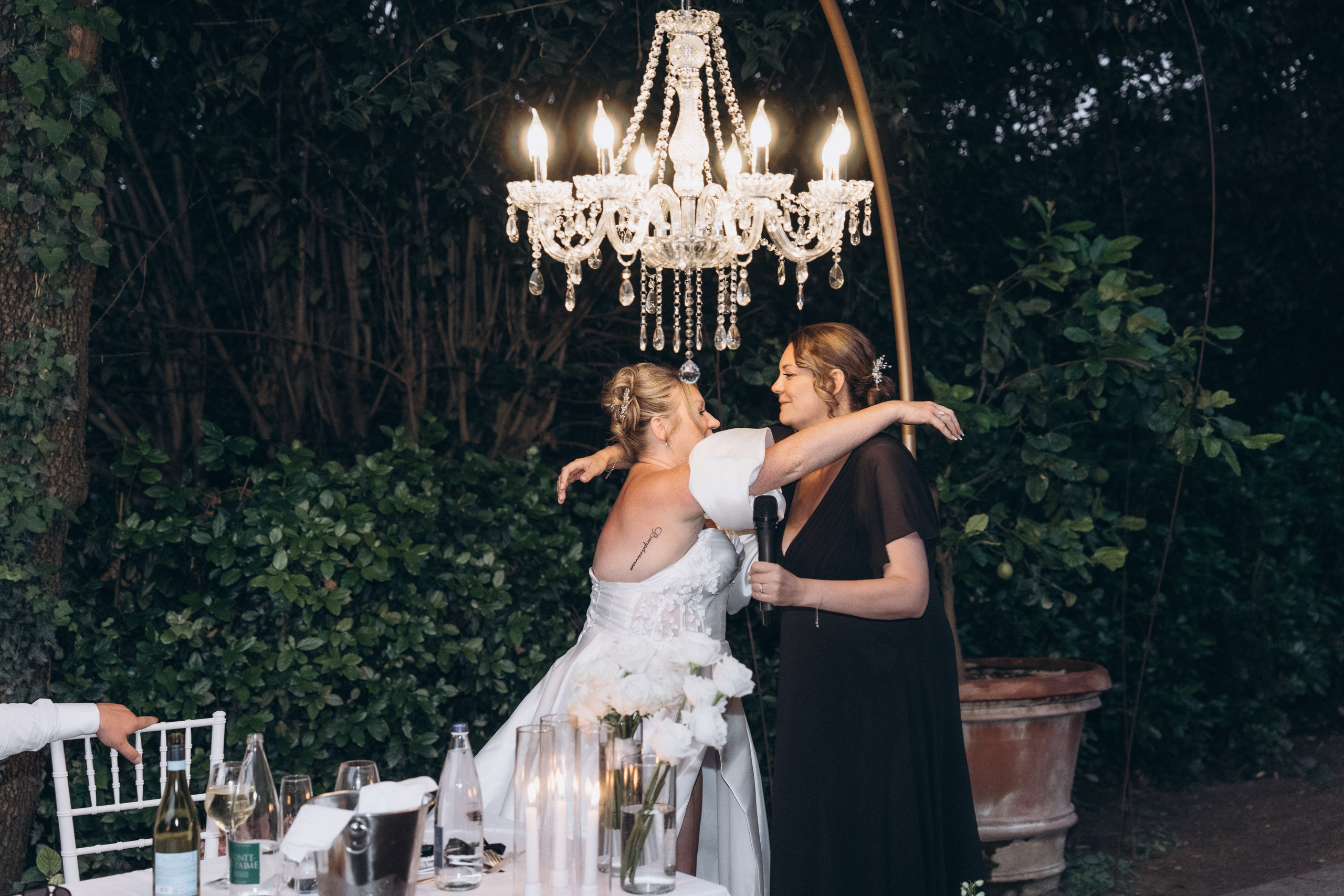 SARAH AND DEAN _VILLA TAMBOLINA. PHOTOGRAPHER IN ITALY