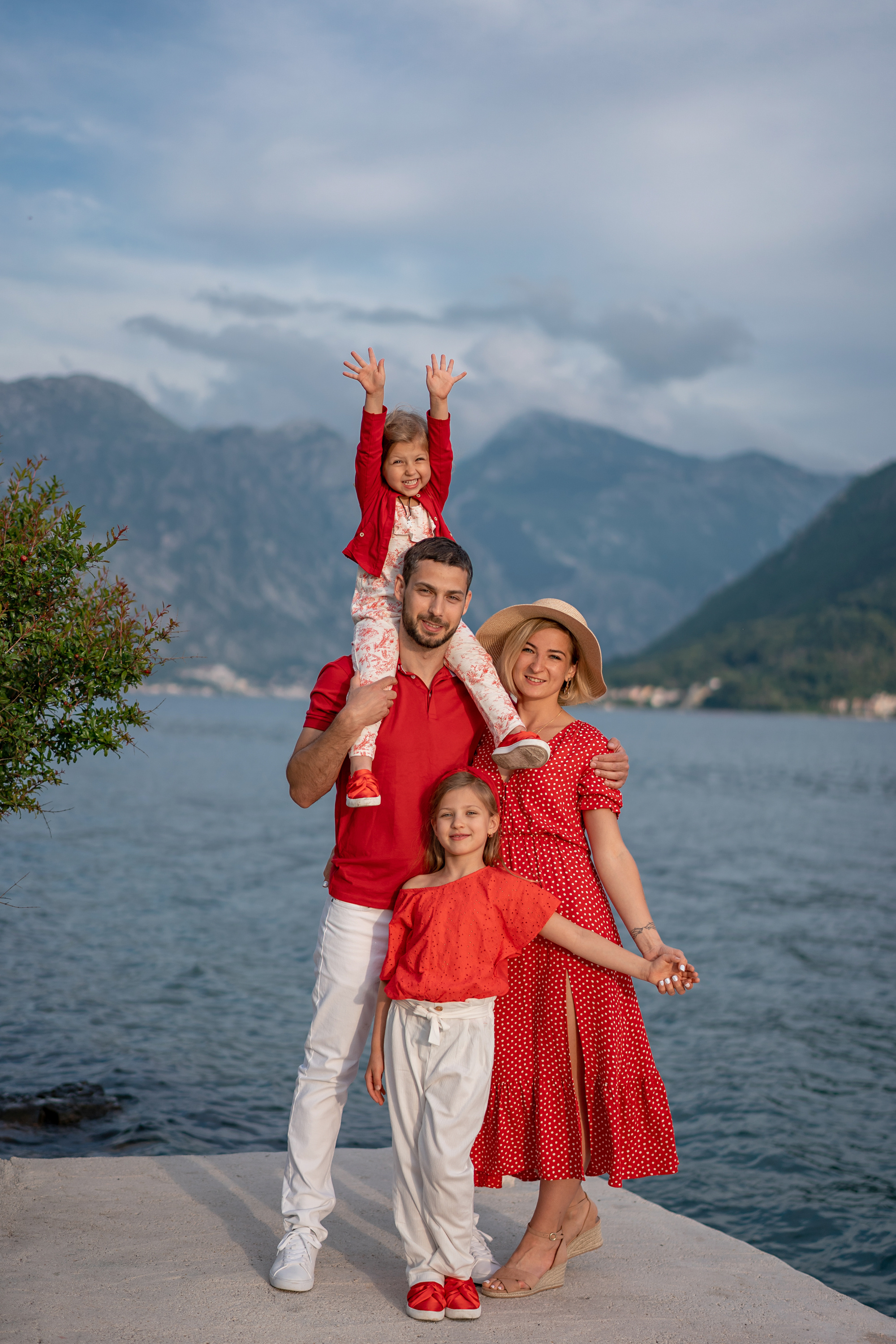 Familienfoto, Wandern in Perast