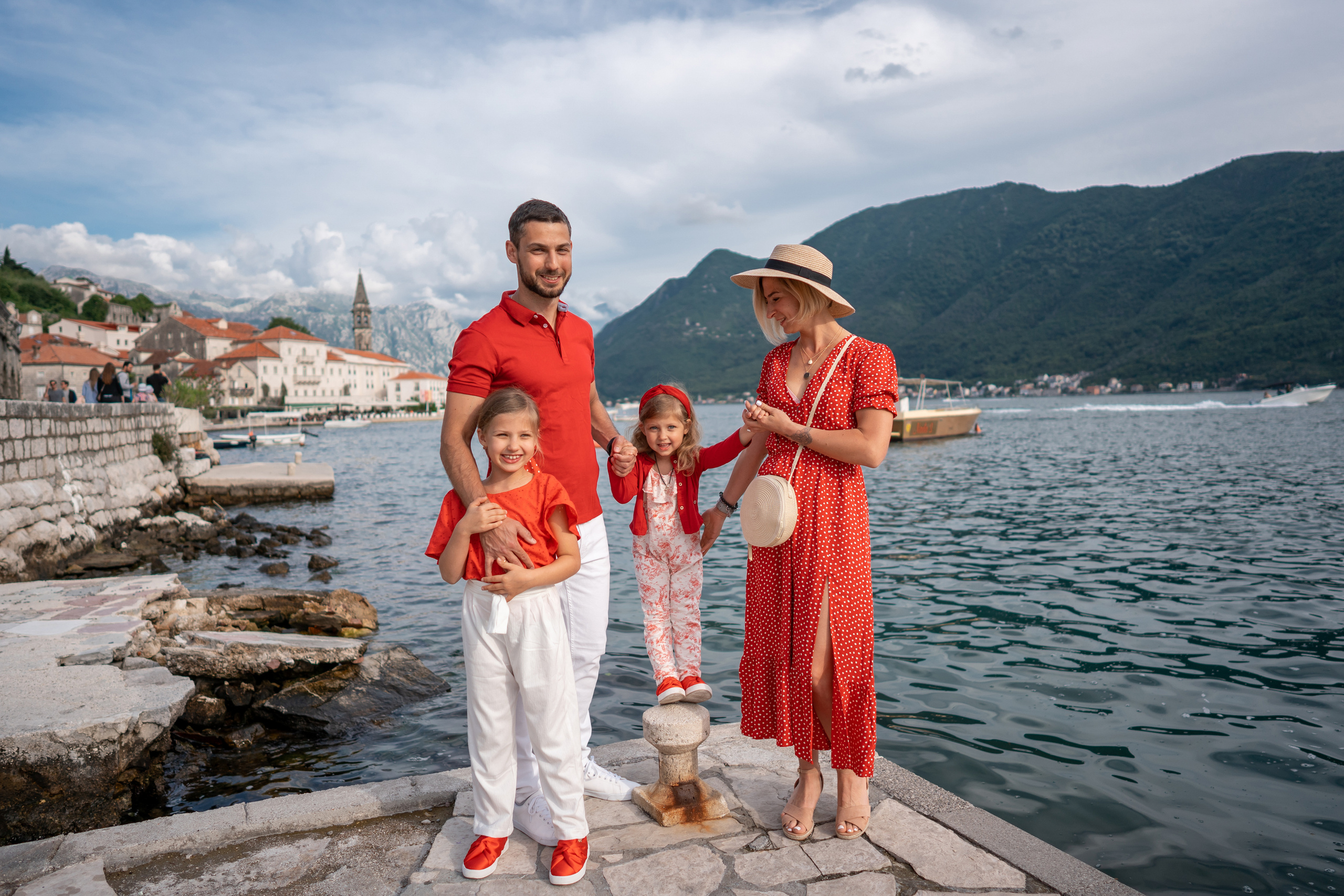 Familienfoto, Wandern in Perast